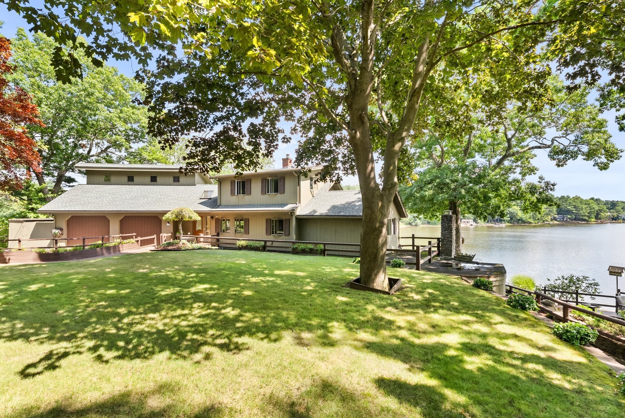 290 Oakridge Ave, North Attleboro MA 02760