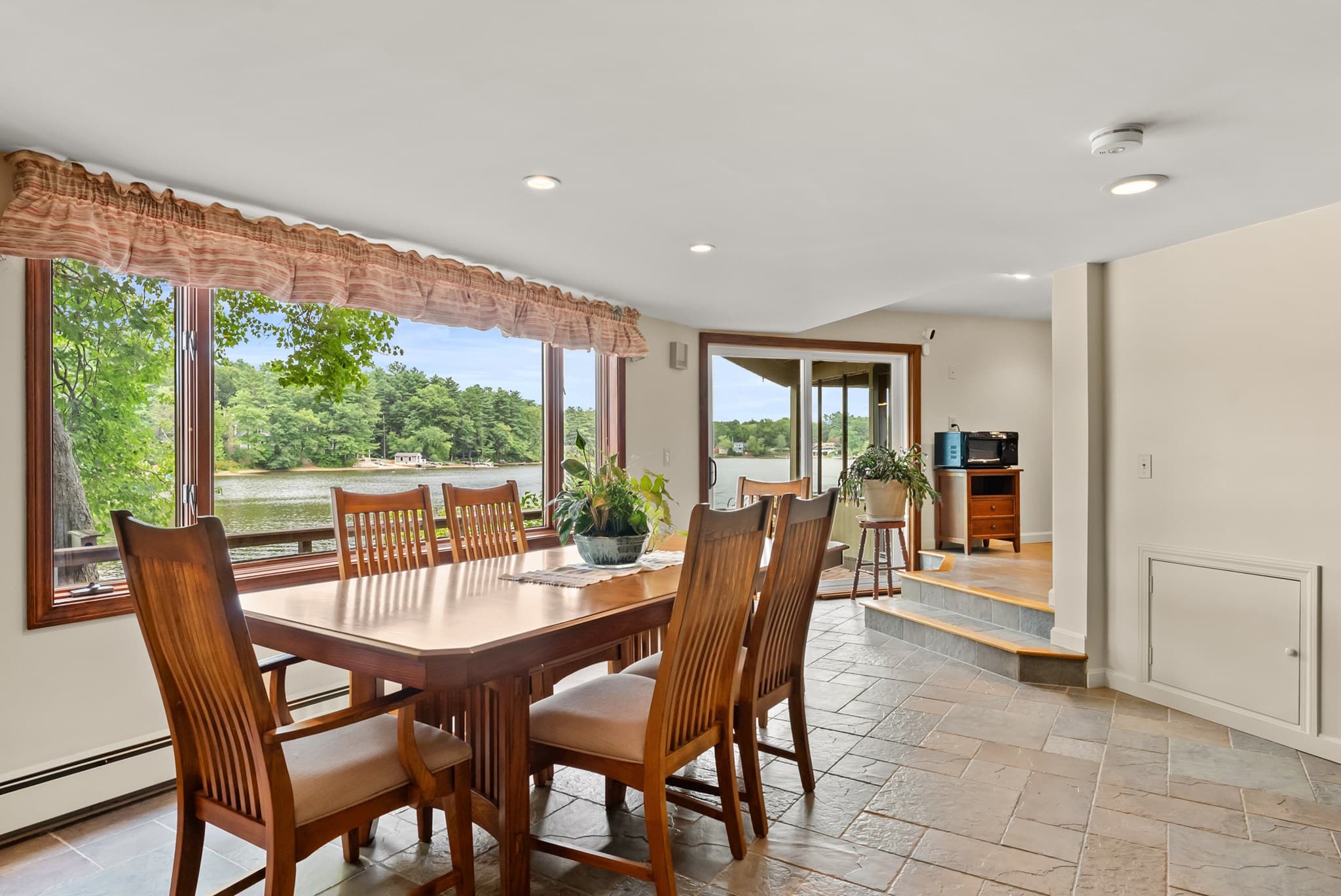 Single Family Residence at 290 Oakridge Ave, North Attleboro MA 02760, North Attleboro, photo 20 of 42