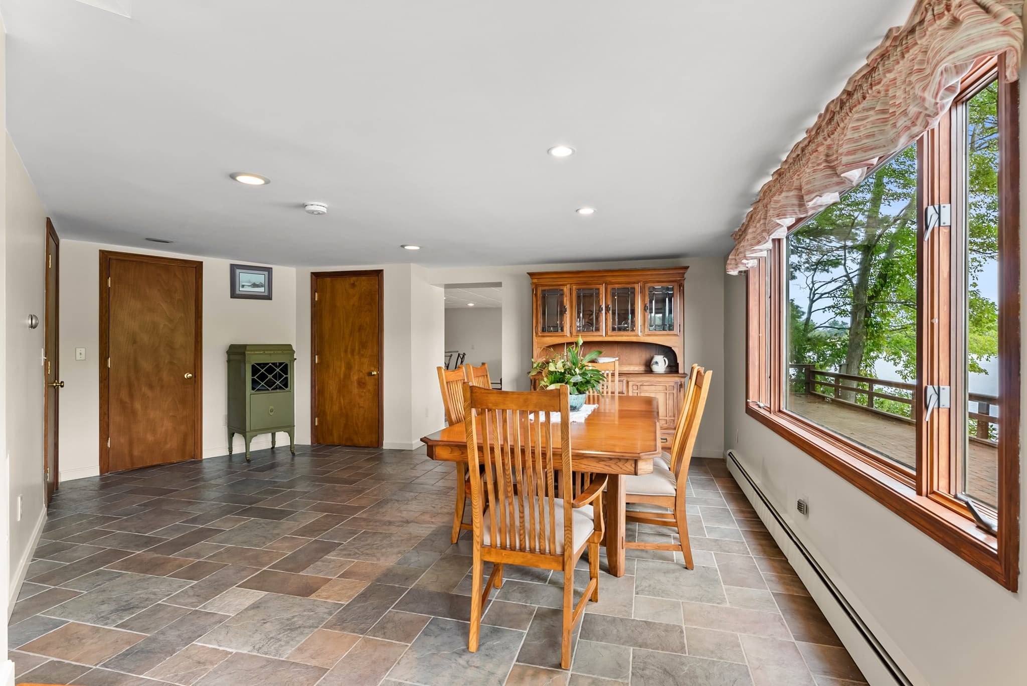 Single Family Residence at 290 Oakridge Ave, North Attleboro MA 02760, North Attleboro, photo 18 of 42