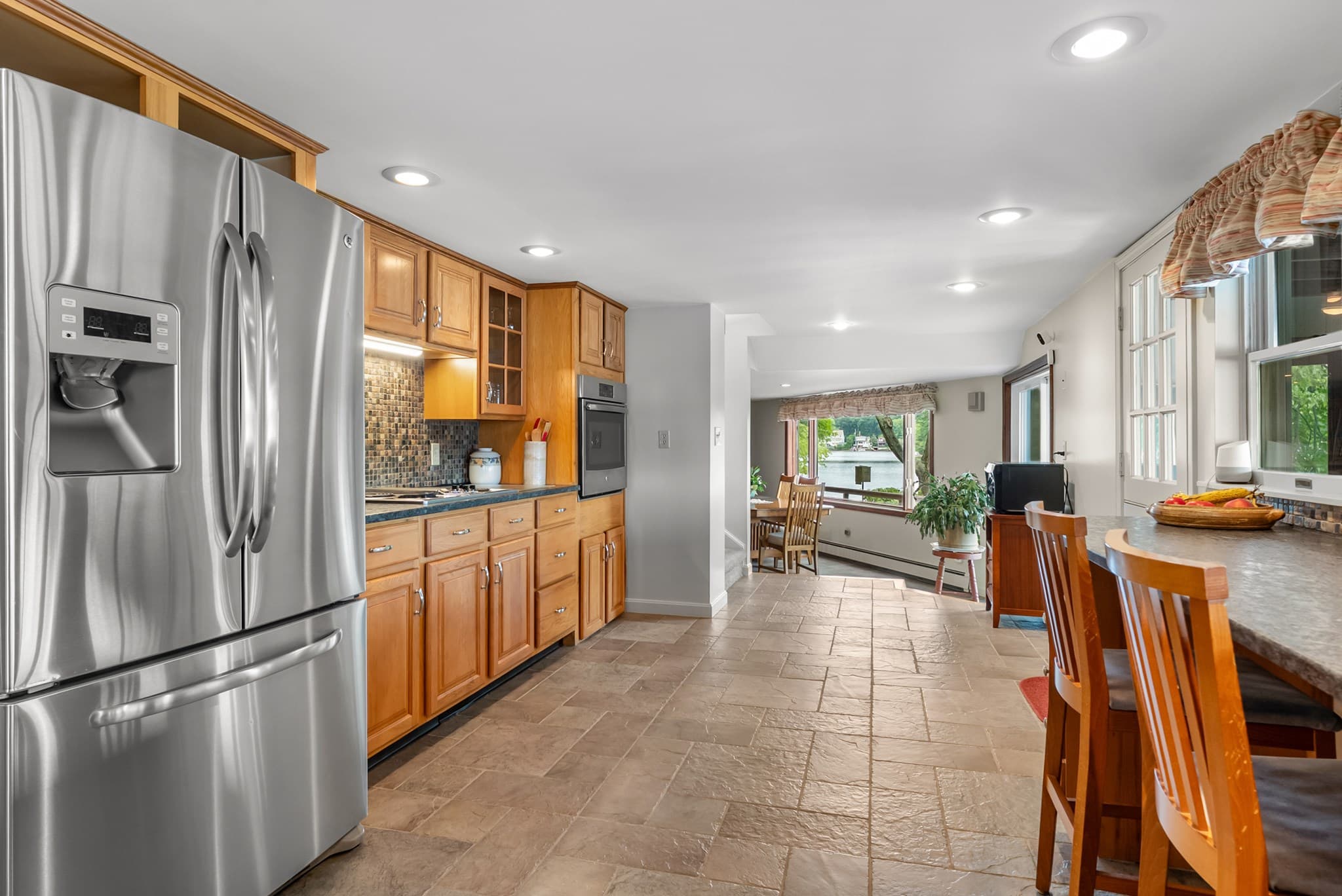 Single Family Residence at 290 Oakridge Ave, North Attleboro MA 02760, North Attleboro, photo 15 of 42