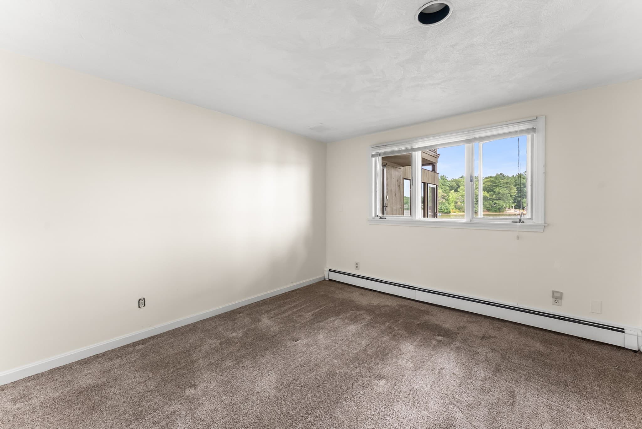 Single Family Residence at 290 Oakridge Ave, North Attleboro MA 02760, North Attleboro, photo 25 of 42