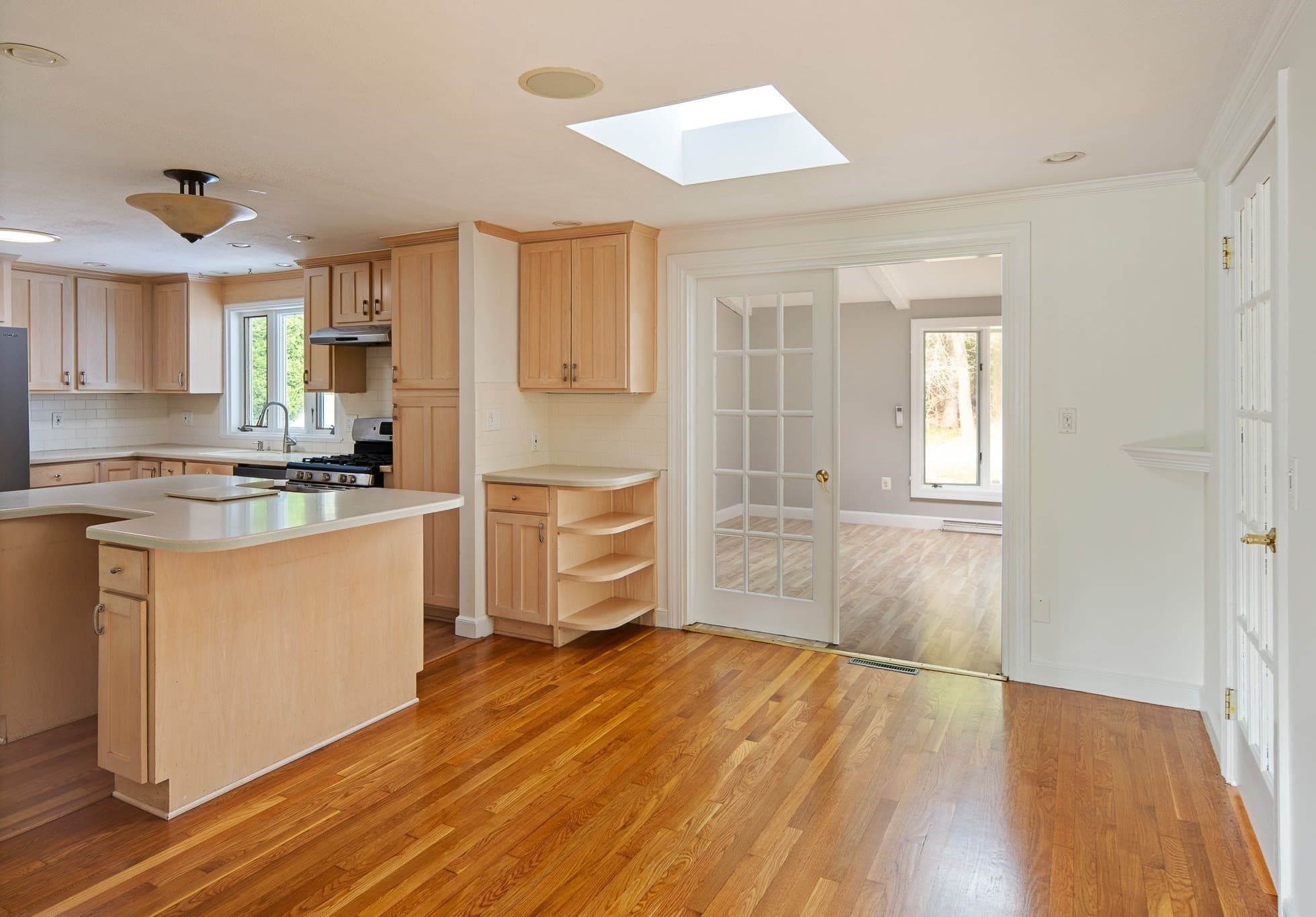 Single Family Residence at 21 Turner Dr, Randolph MA 02368, photo 6 of 39