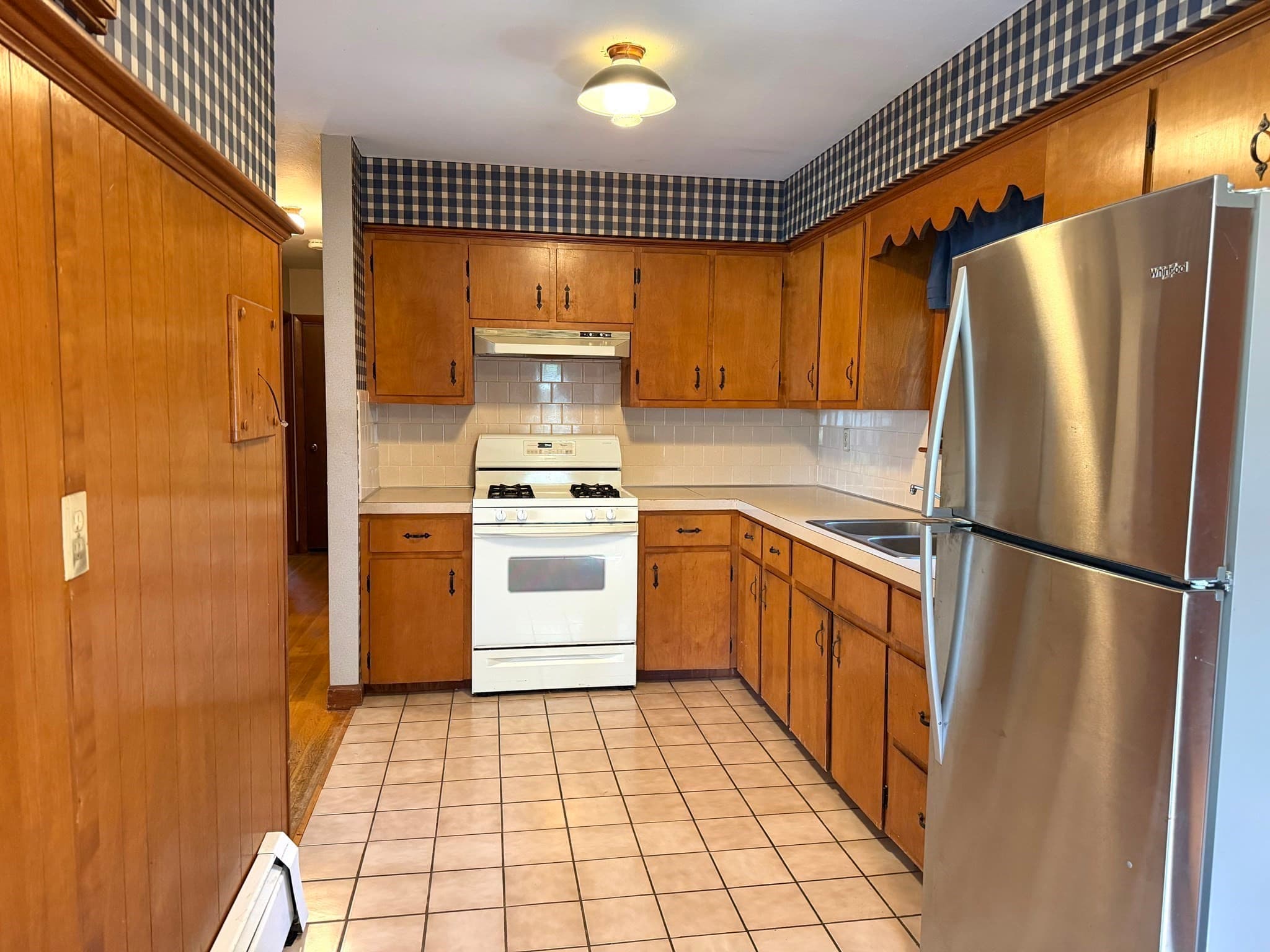 Single Family Residence at 1183 Dutton Street, New Bedford MA 02745, New Bedford, photo 7 of 17
