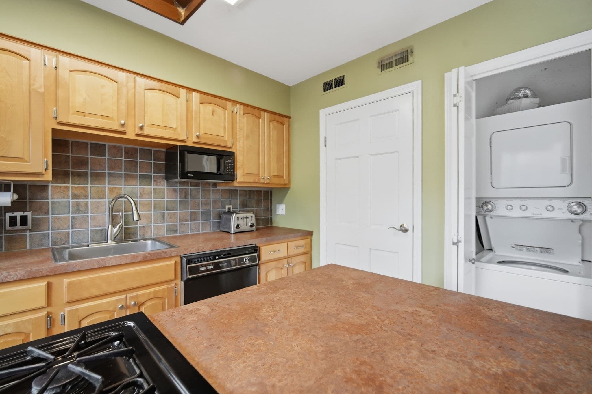 Condominium at 37 Williamsburg Dr # 37, Springfield MA 01108, Springfield, photo 12 of 36