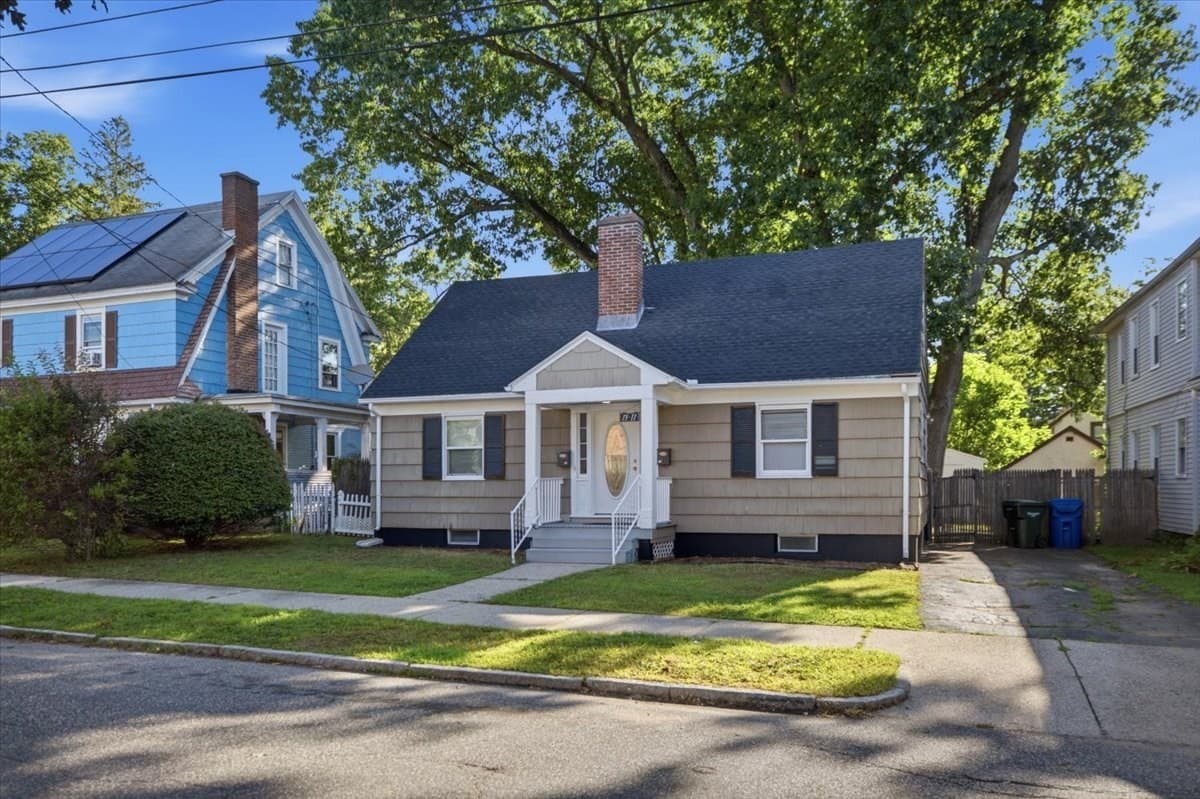 Multi Family at 11-13 Palmyra St, Springfield MA 01118, Springfield, photo 3 of 42