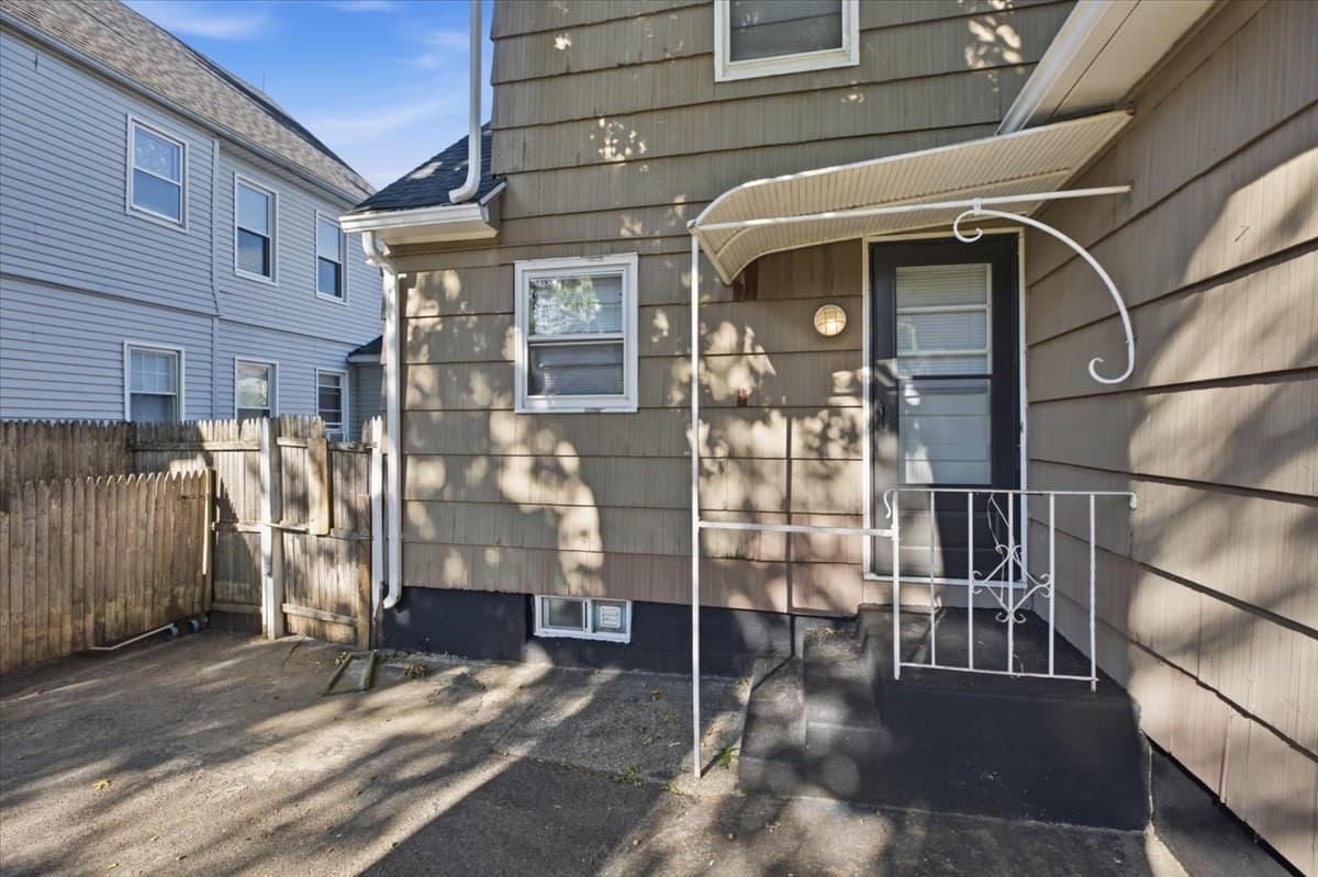 Multi Family at 11-13 Palmyra St, Springfield MA 01118, Springfield, photo 34 of 42