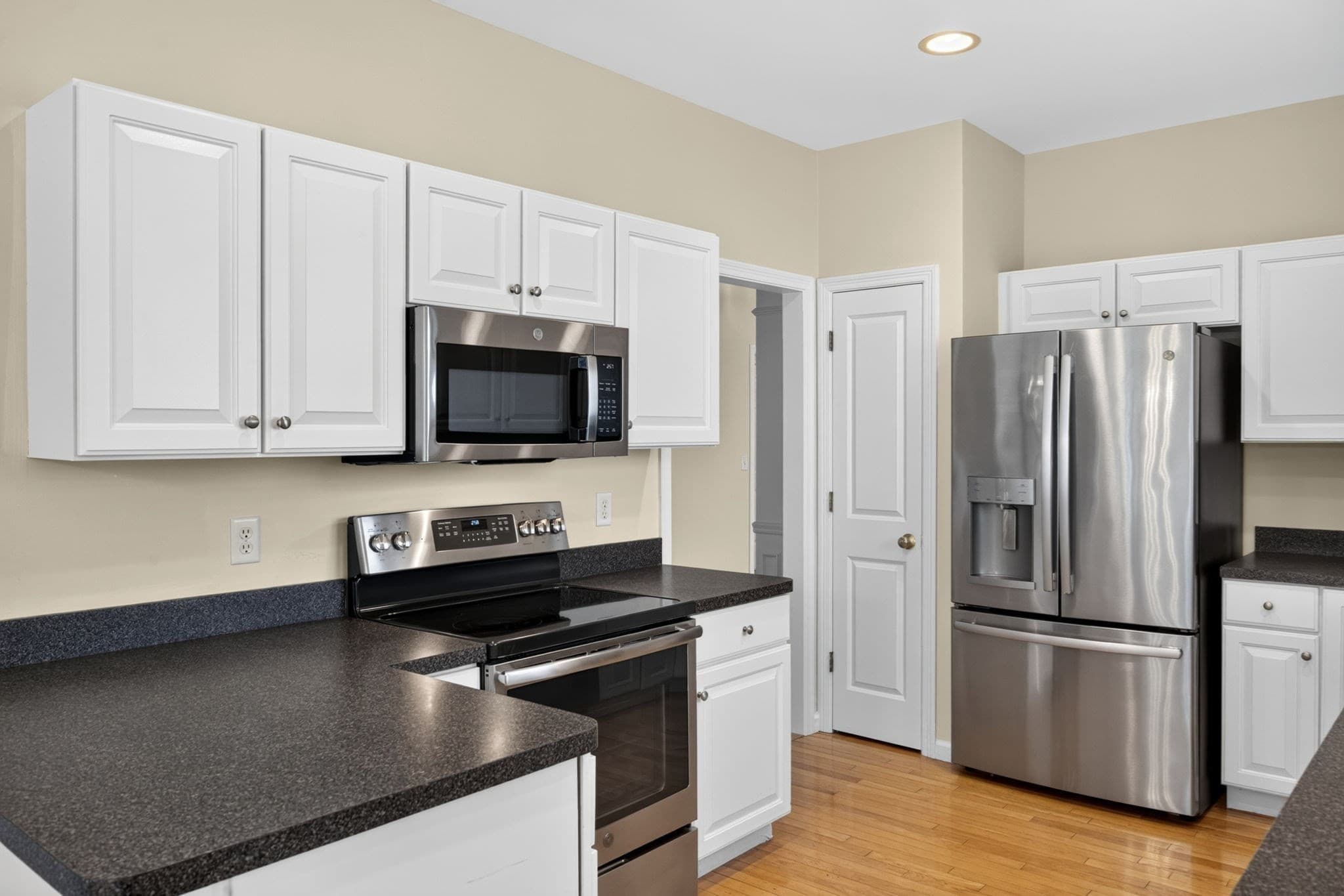Single Family Residence at 26 Cross Wind, Plymouth MA 02360, photo 10 of 31