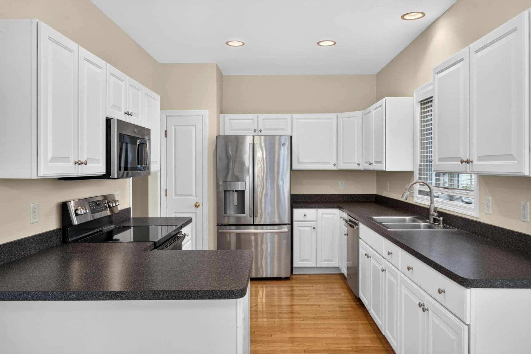 Single Family Residence at 26 Cross Wind, Plymouth MA 02360, photo 11 of 31