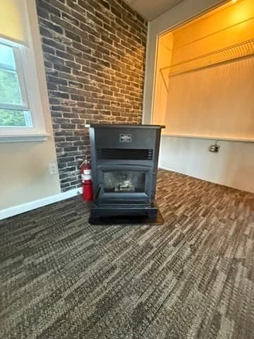 Mobile Home at 6 Willow Circle, Brimfield MA 01010, photo 6 of 15