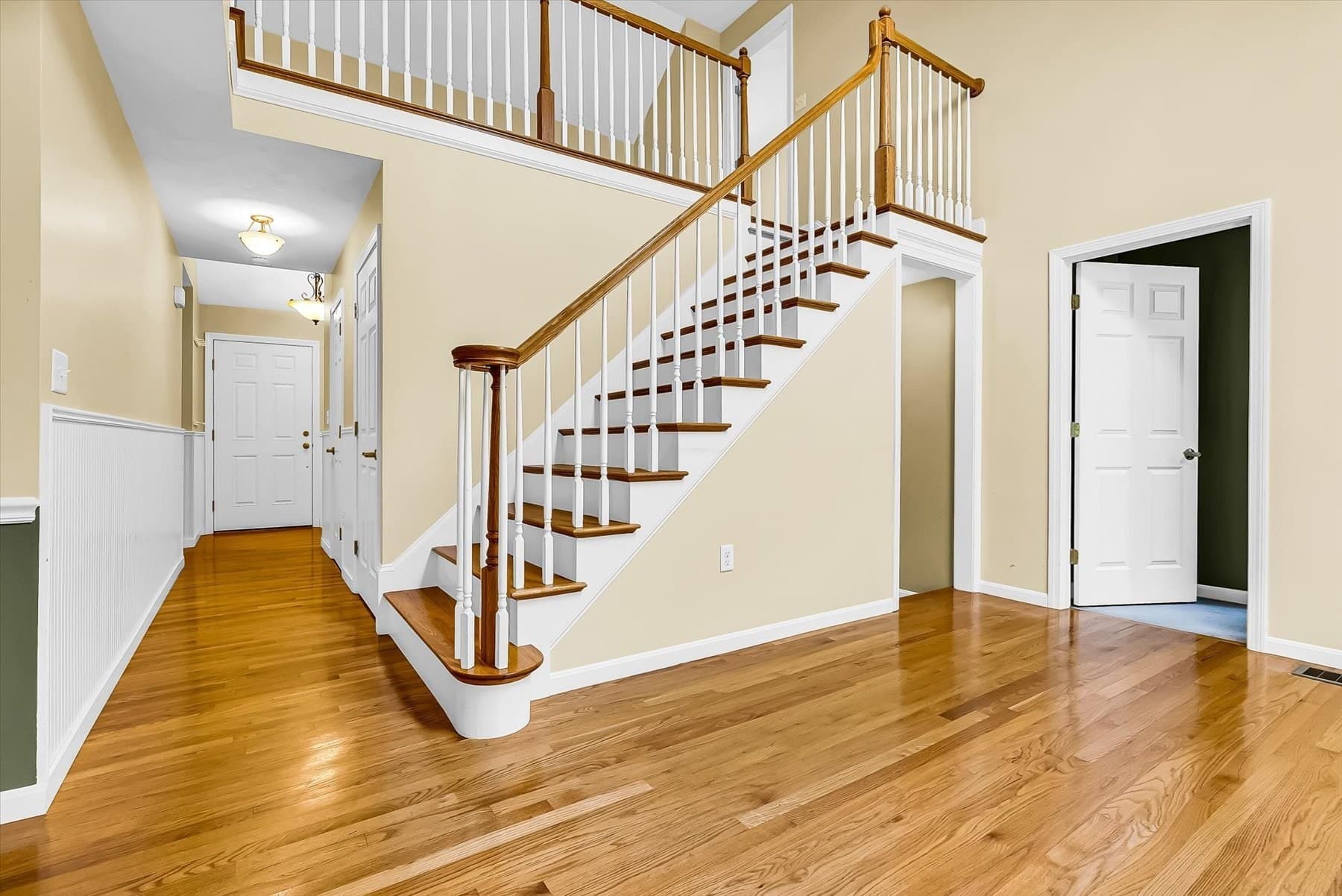 Attached (Townhouse/Rowhouse/Duplex) at 8 Paxton Ct # 8, Grafton MA 01536, photo 23 of 41