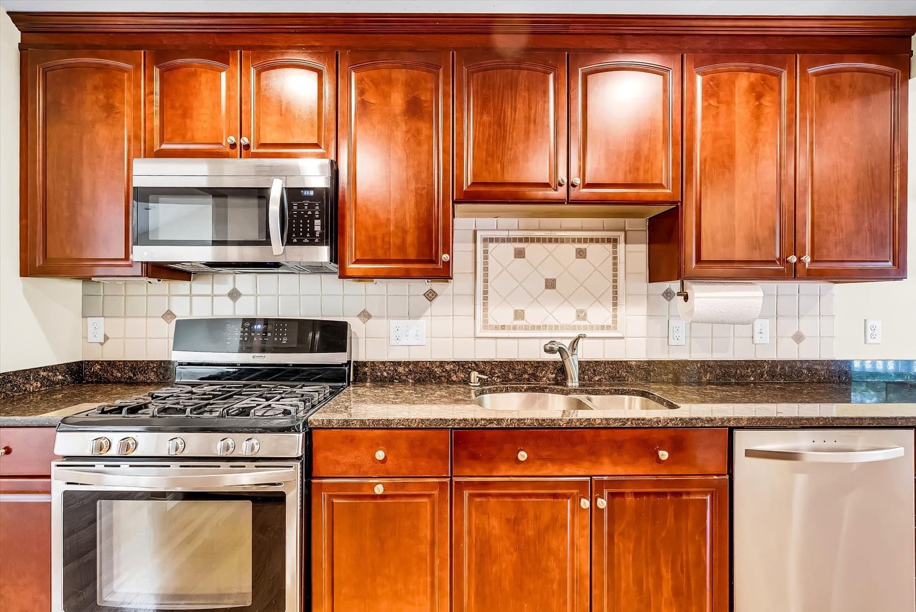 Attached (Townhouse/Rowhouse/Duplex) at 8 Paxton Ct # 8, Grafton MA 01536, photo 3 of 41