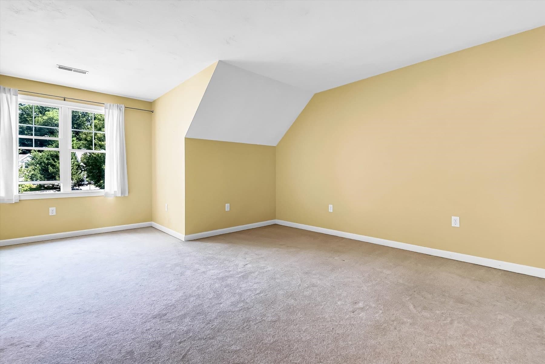 Attached (Townhouse/Rowhouse/Duplex) at 8 Paxton Ct # 8, Grafton MA 01536, photo 24 of 41