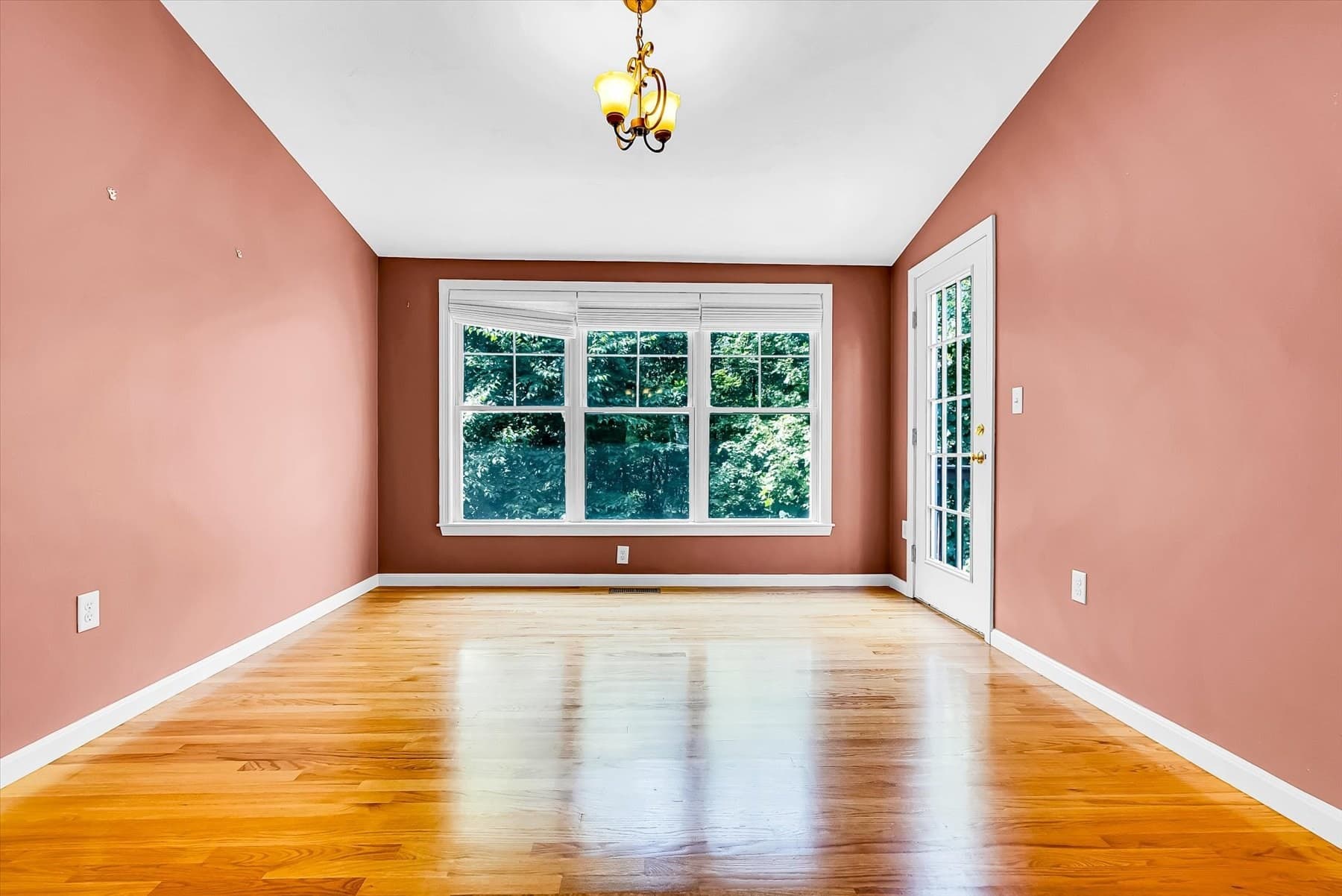 Attached (Townhouse/Rowhouse/Duplex) at 8 Paxton Ct # 8, Grafton MA 01536, photo 10 of 41