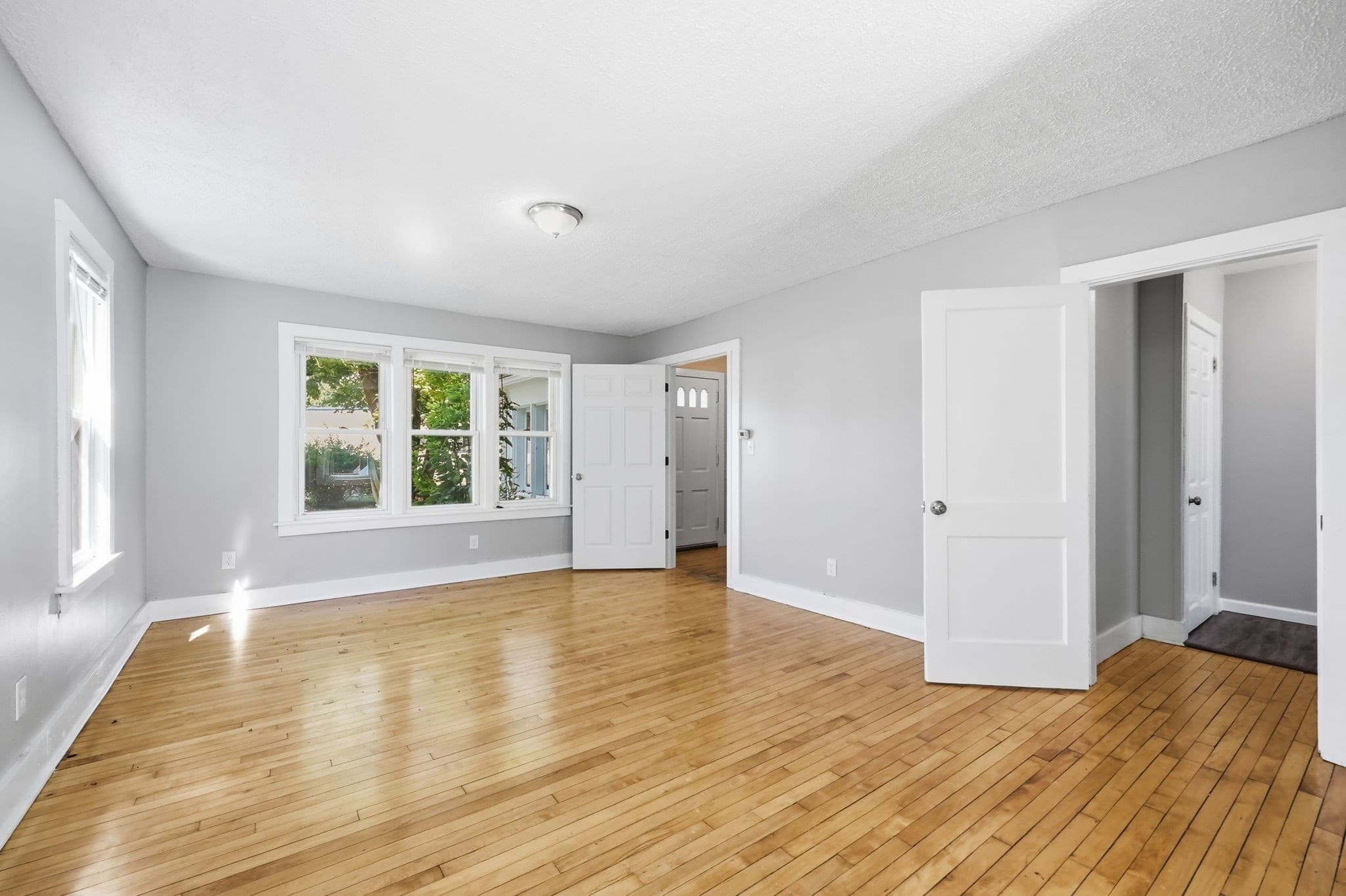Multi Family at 814 College Hwy, Southwick MA 01077, photo 11 of 38
