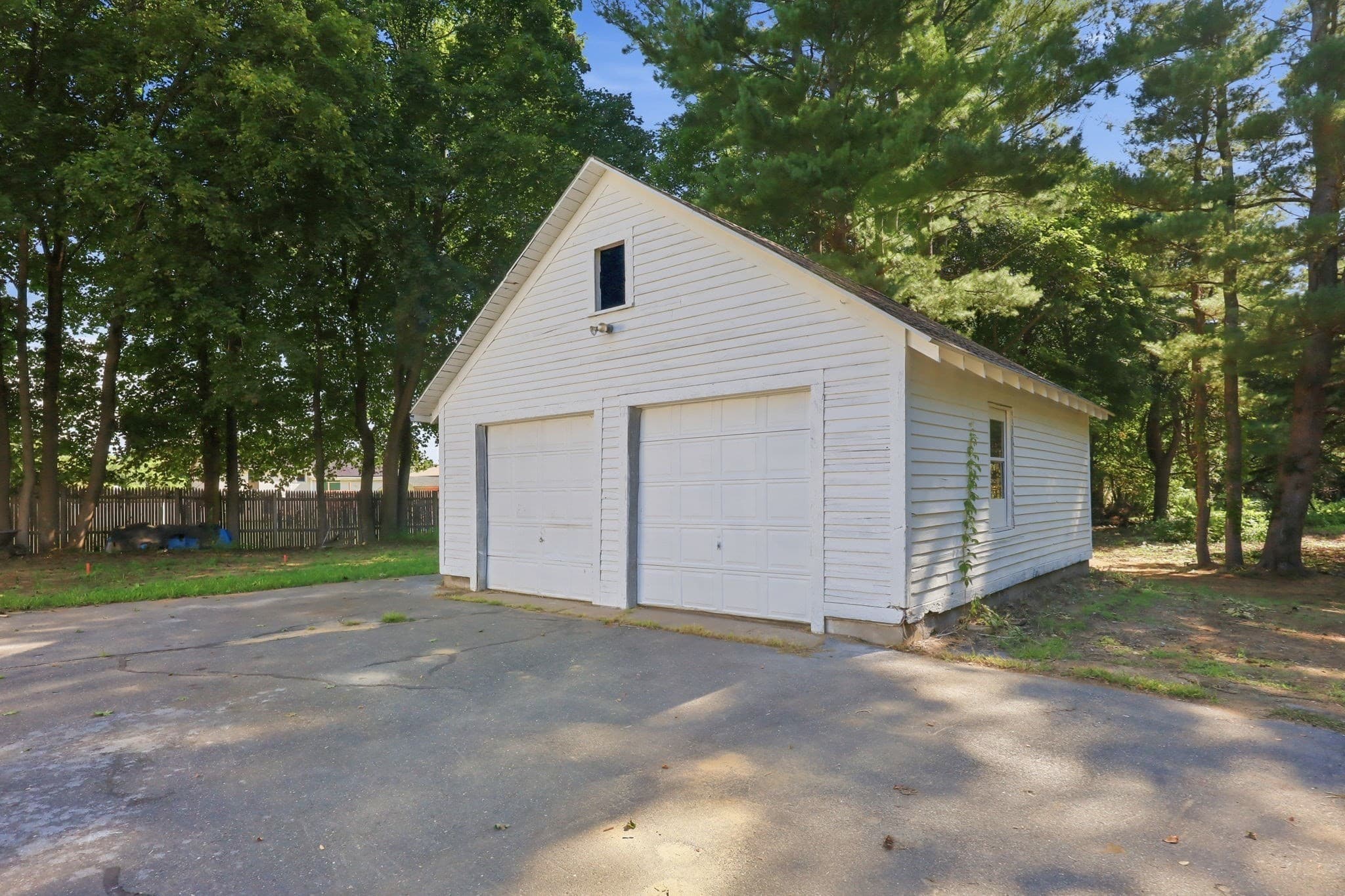 Multi Family at 814 College Hwy, Southwick MA 01077, photo 4 of 38
