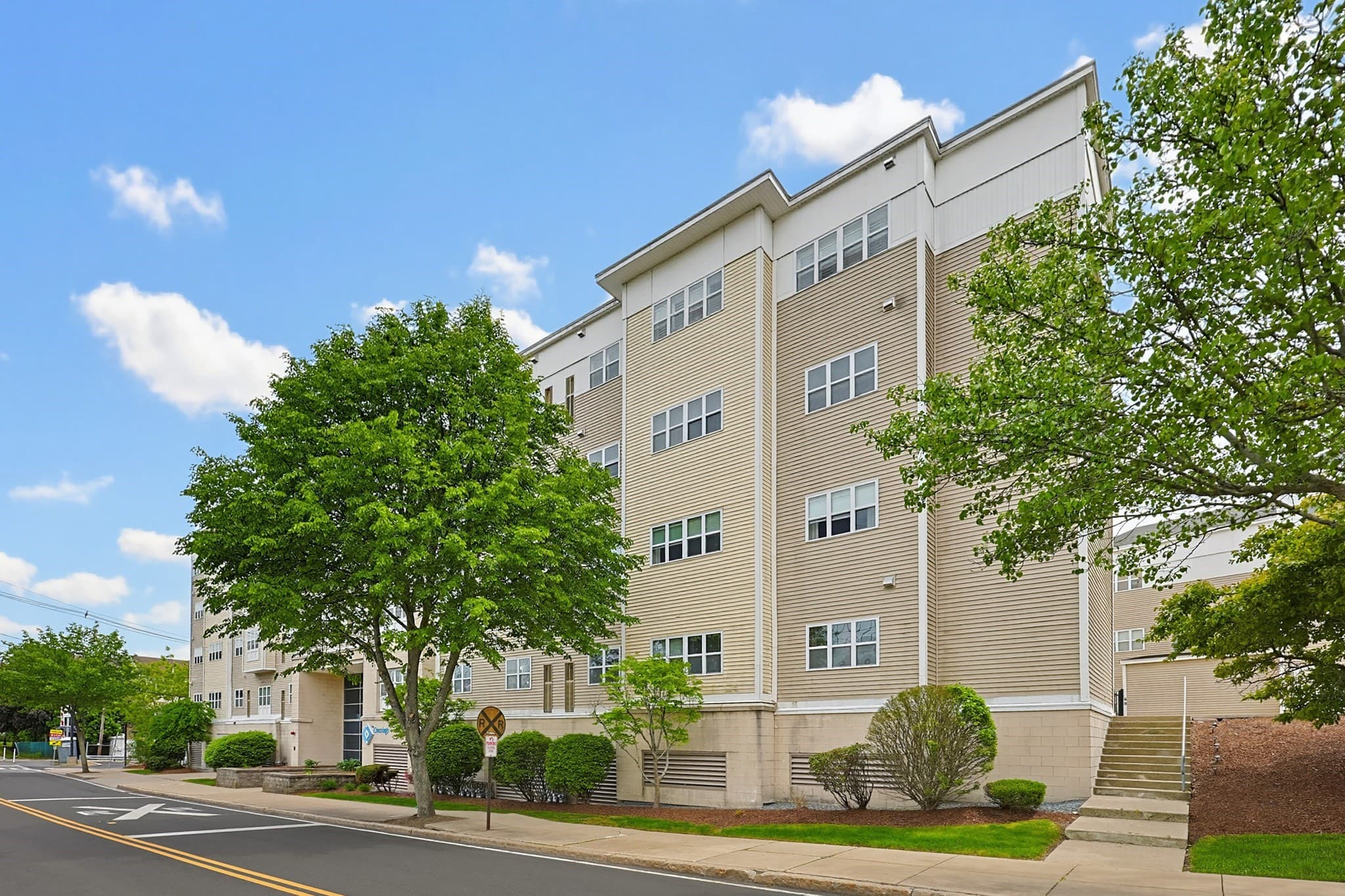 Condominium at 140 Railroad Ave # B111, Norwood MA 02062, Norwood, photo 2 of 29