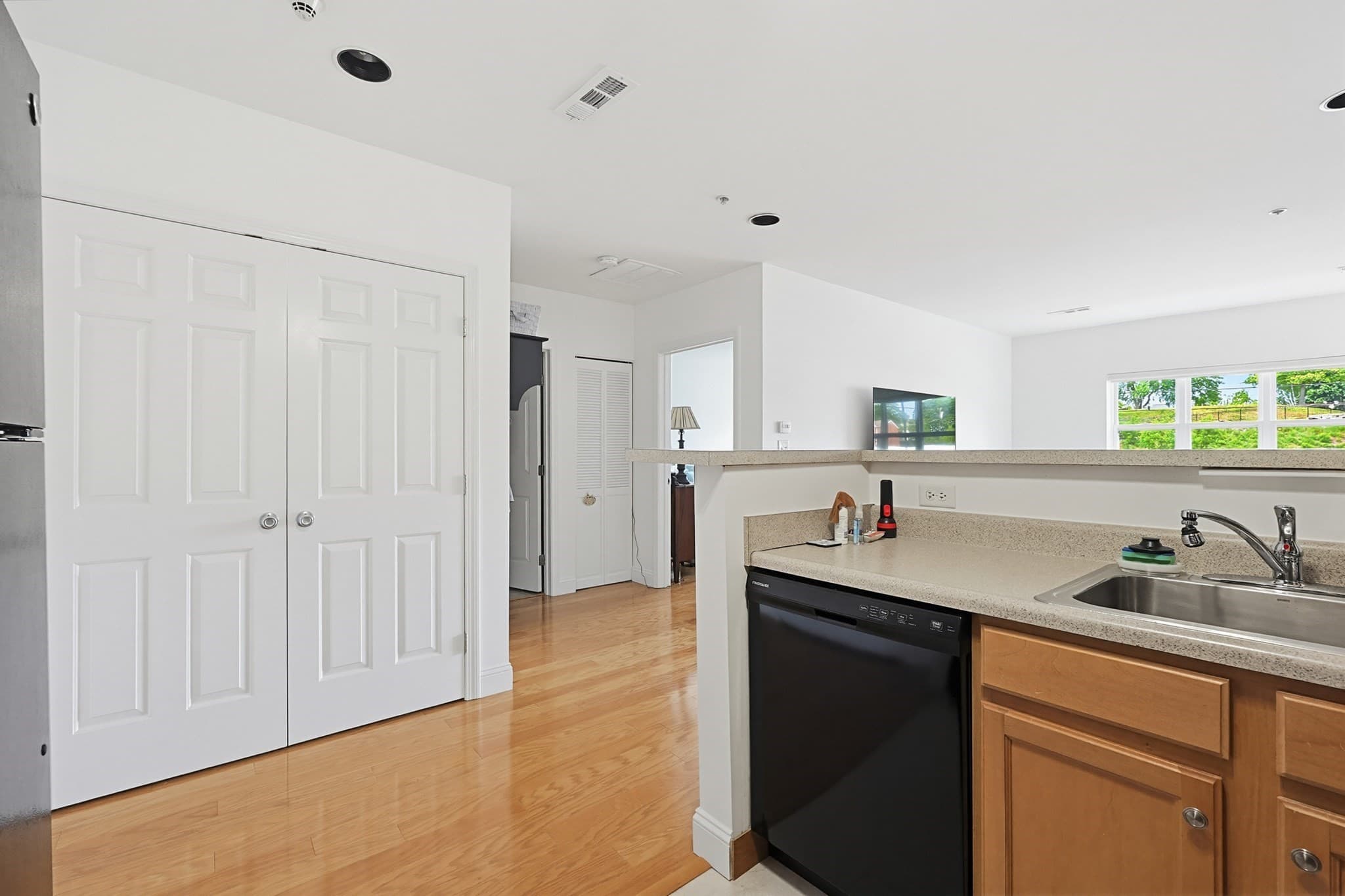 Condominium at 140 Railroad Ave # B111, Norwood MA 02062, Norwood, photo 21 of 29