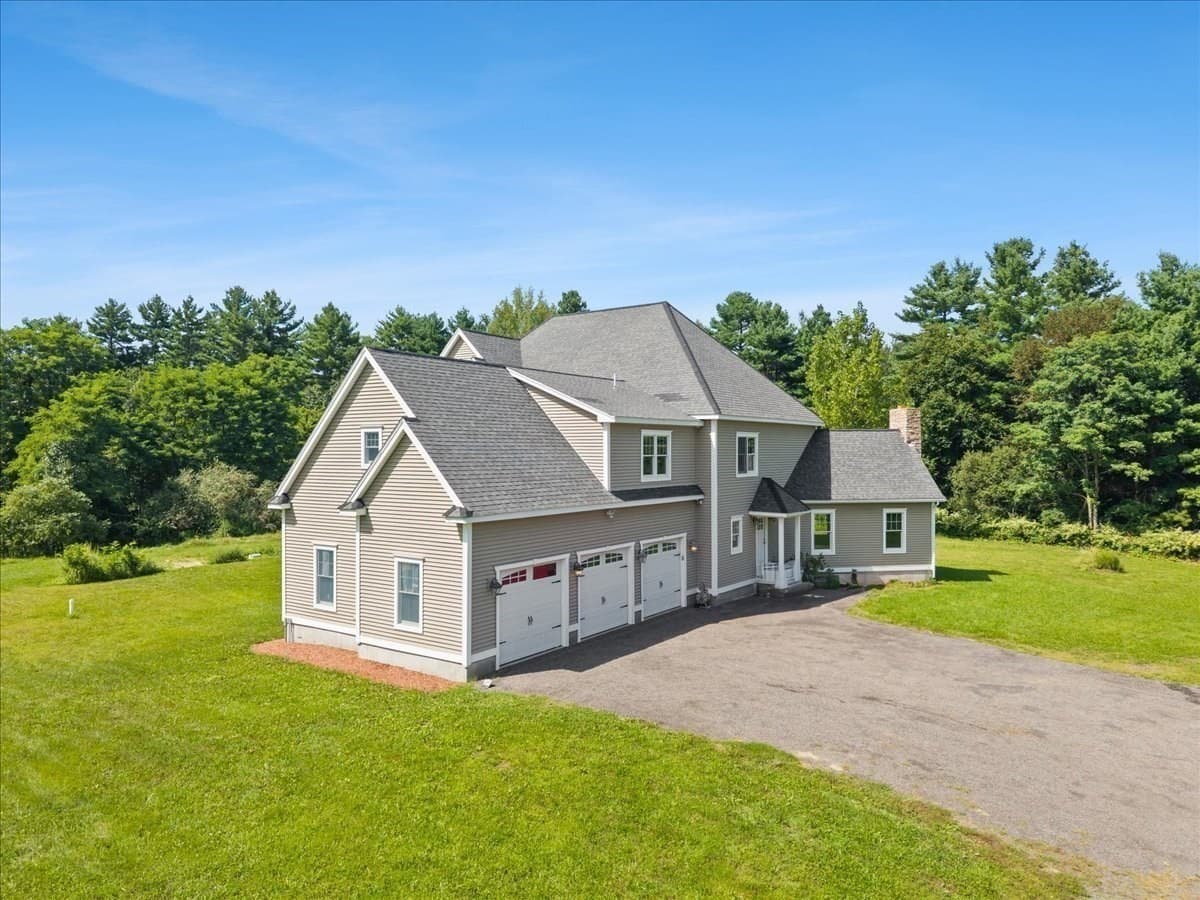 Single Family Residence at 80 Joshua Lane, Taunton MA 02718, Taunton, photo 3 of 40