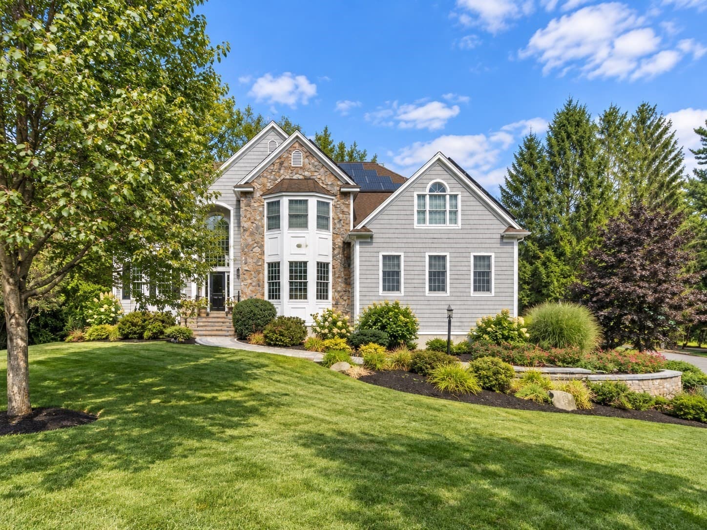 Single Family Residence at 2 Spruce Run, Beverly MA 01915, Beverly, photo 2 of 42