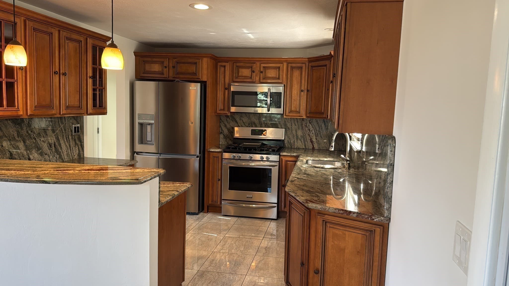 Single Family Residence at 39 Westport Rd, Worcester MA 01605, Worcester, photo 13 of 40