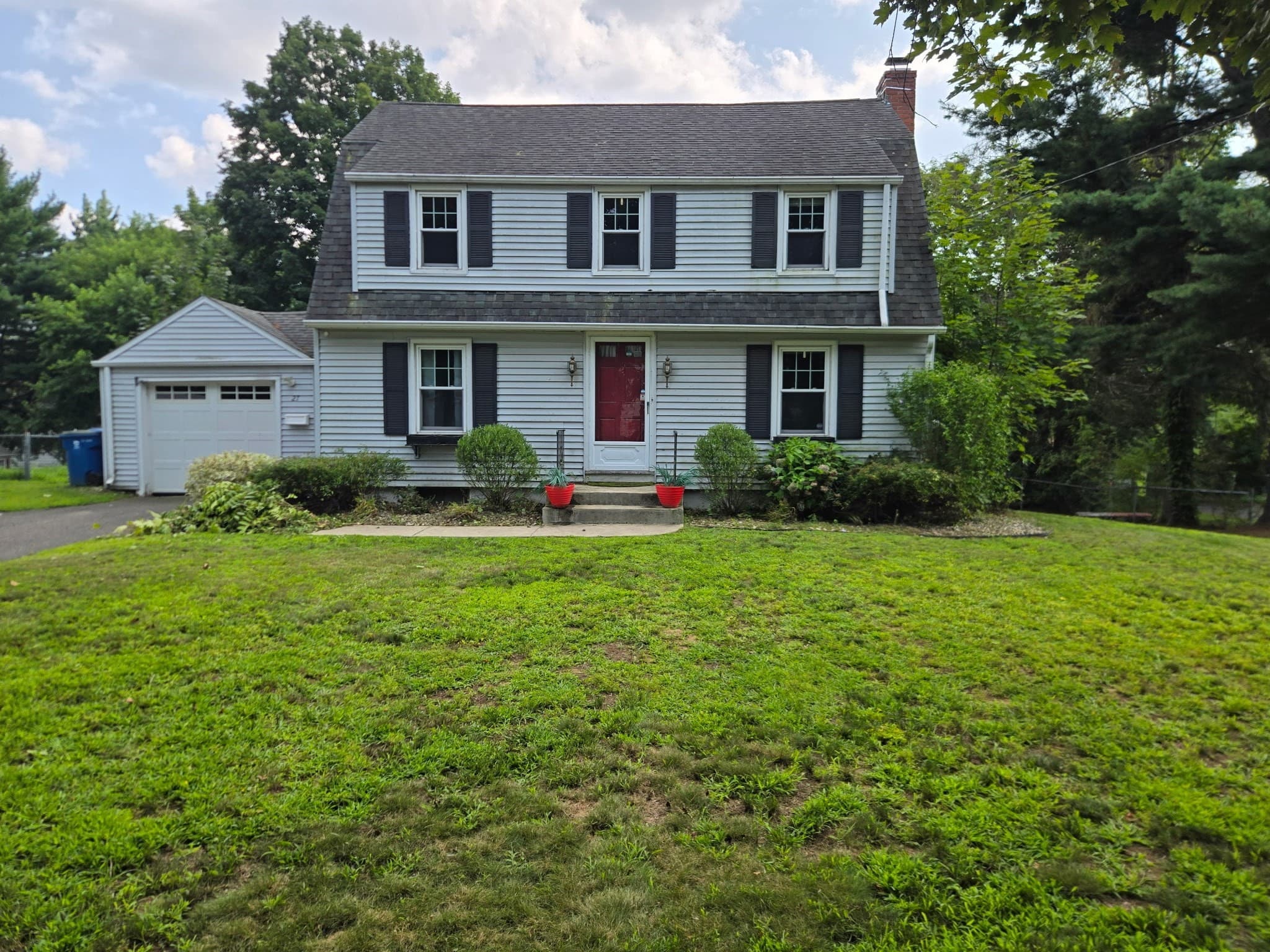 27 Hilltop St, West Springfield MA 01089