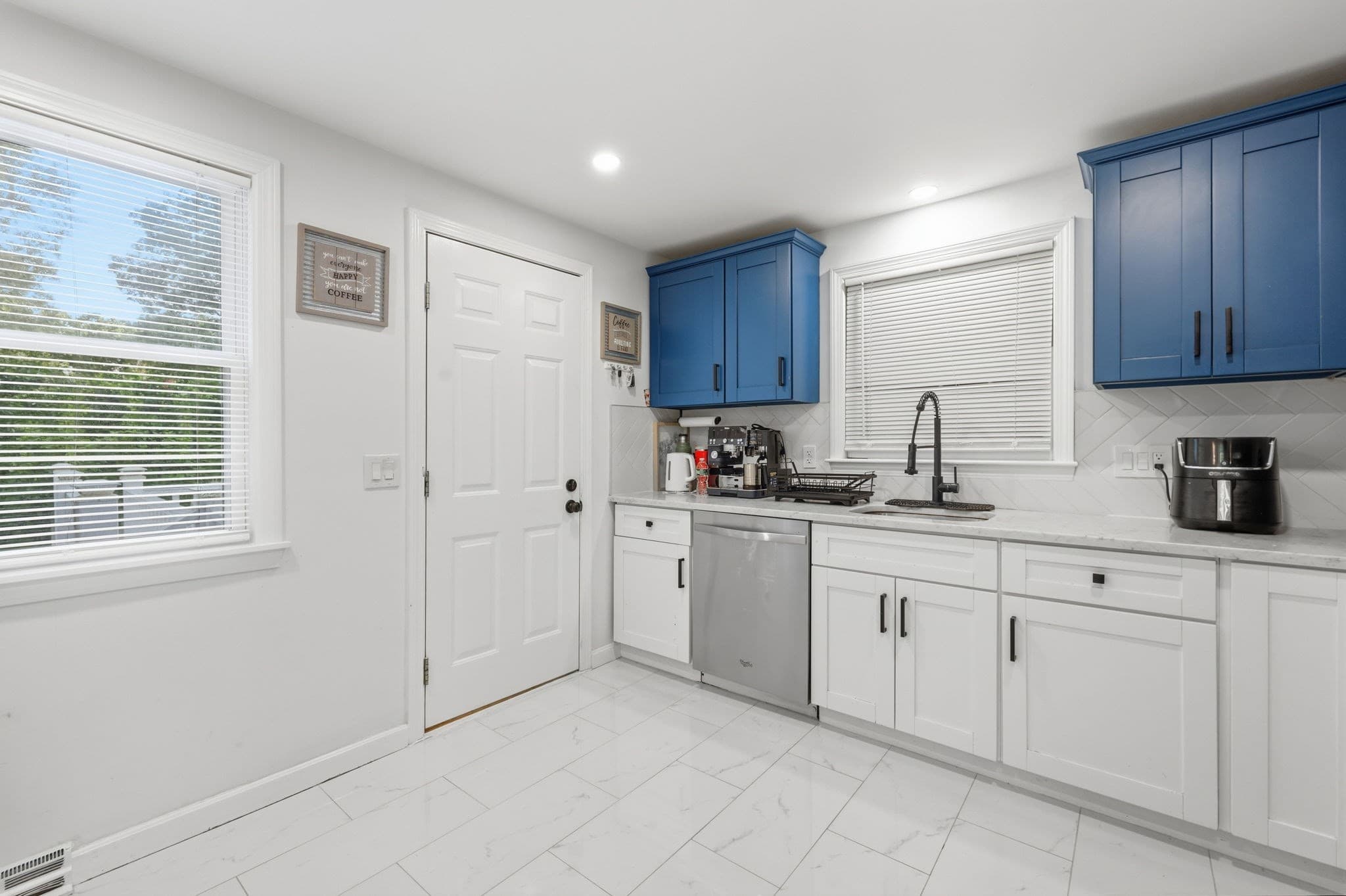 Single Family Residence at 100 Farm St, Bellingham MA 02019, Bellingham, photo 8 of 42