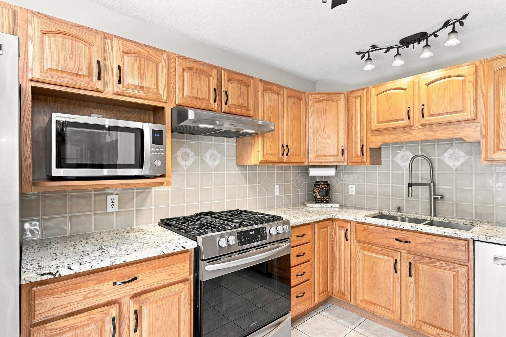 Single Family Residence at 1604 Center St, Ludlow MA 01056, Ludlow, photo 5 of 40