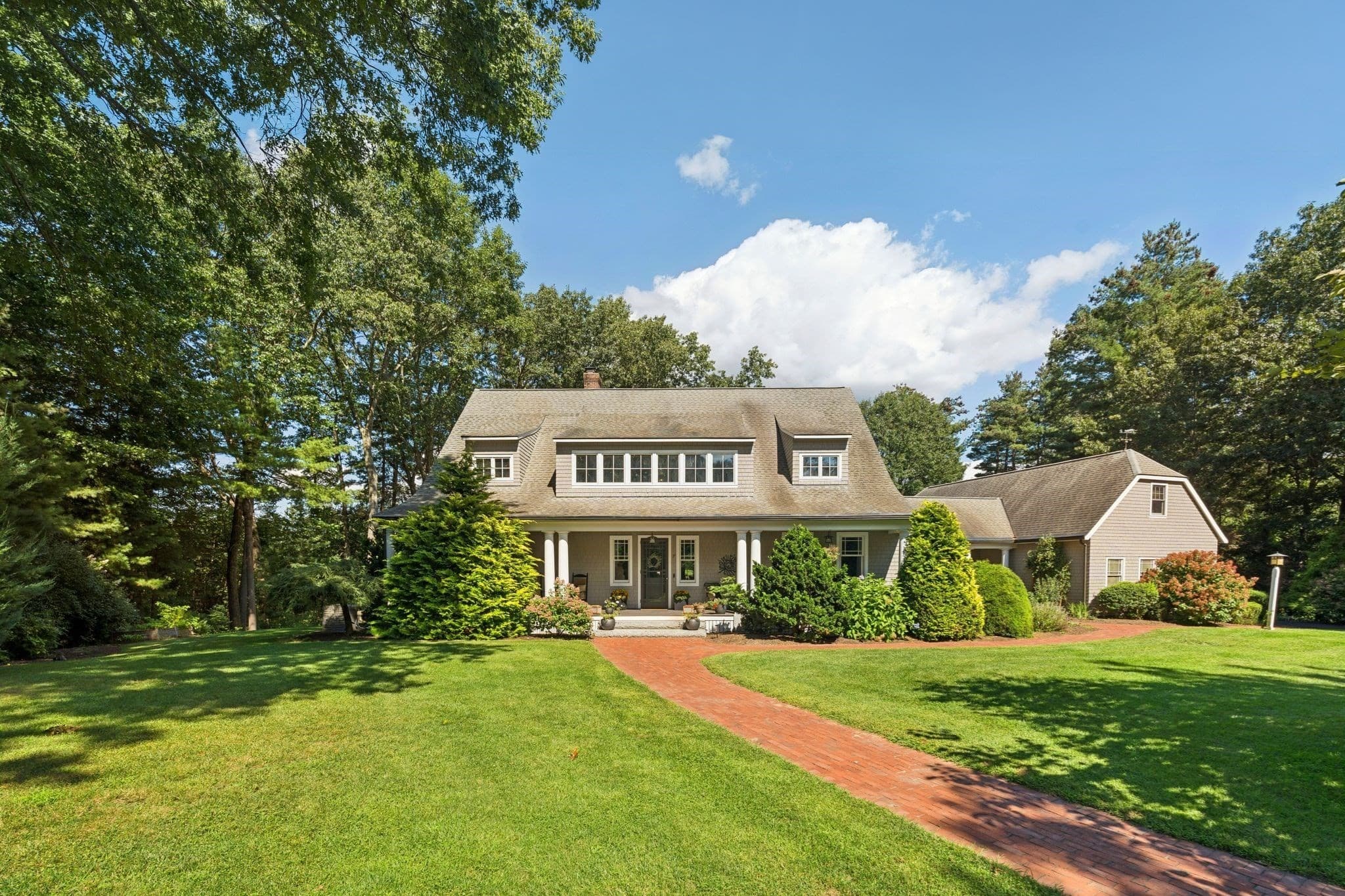 7 Strawberry Hill Ln, Tyngsborough MA 01904