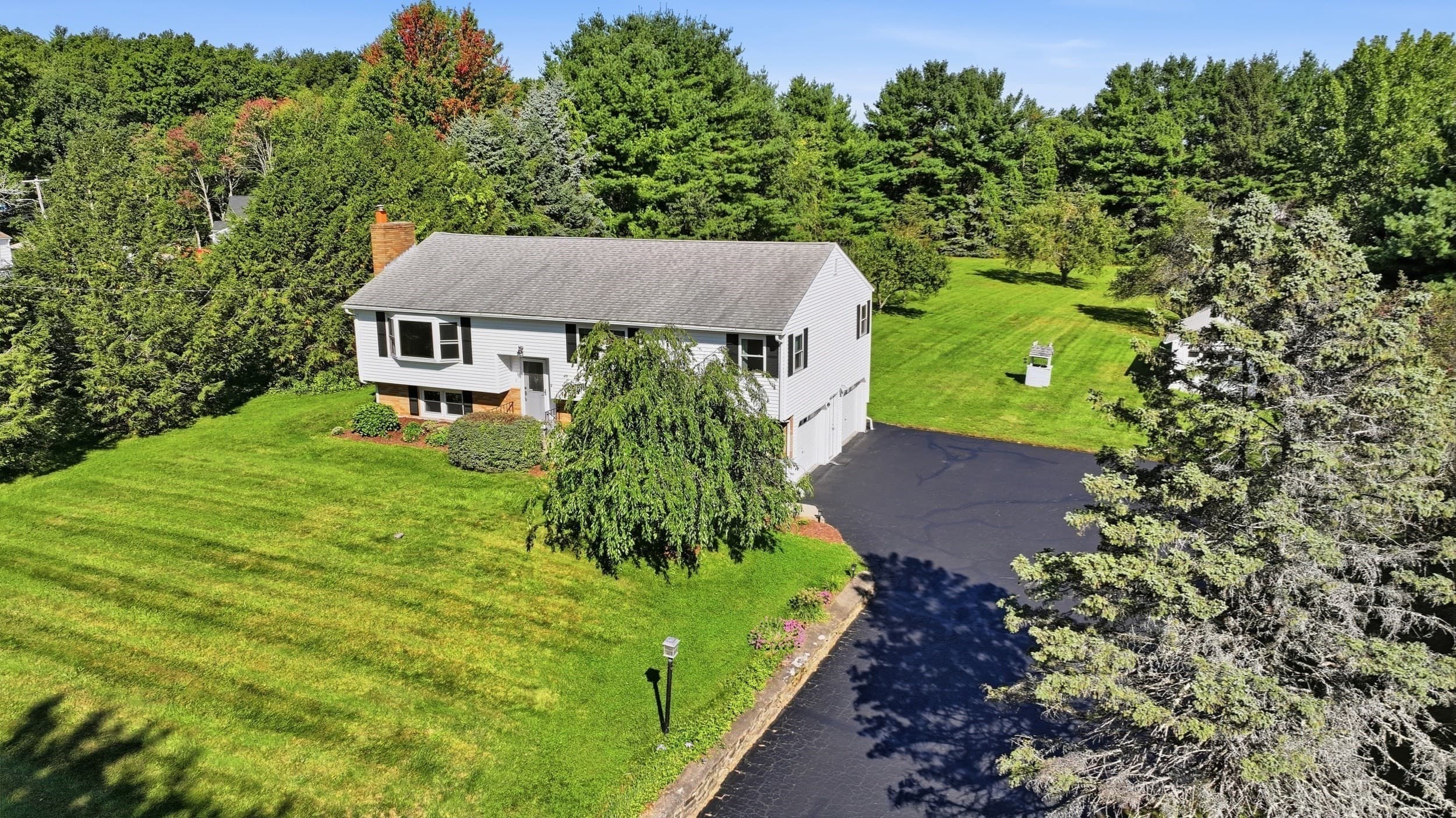 Single Family Residence at 2 Apple Tree Dr, Millbury MA 01527, Millbury, photo 3 of 31