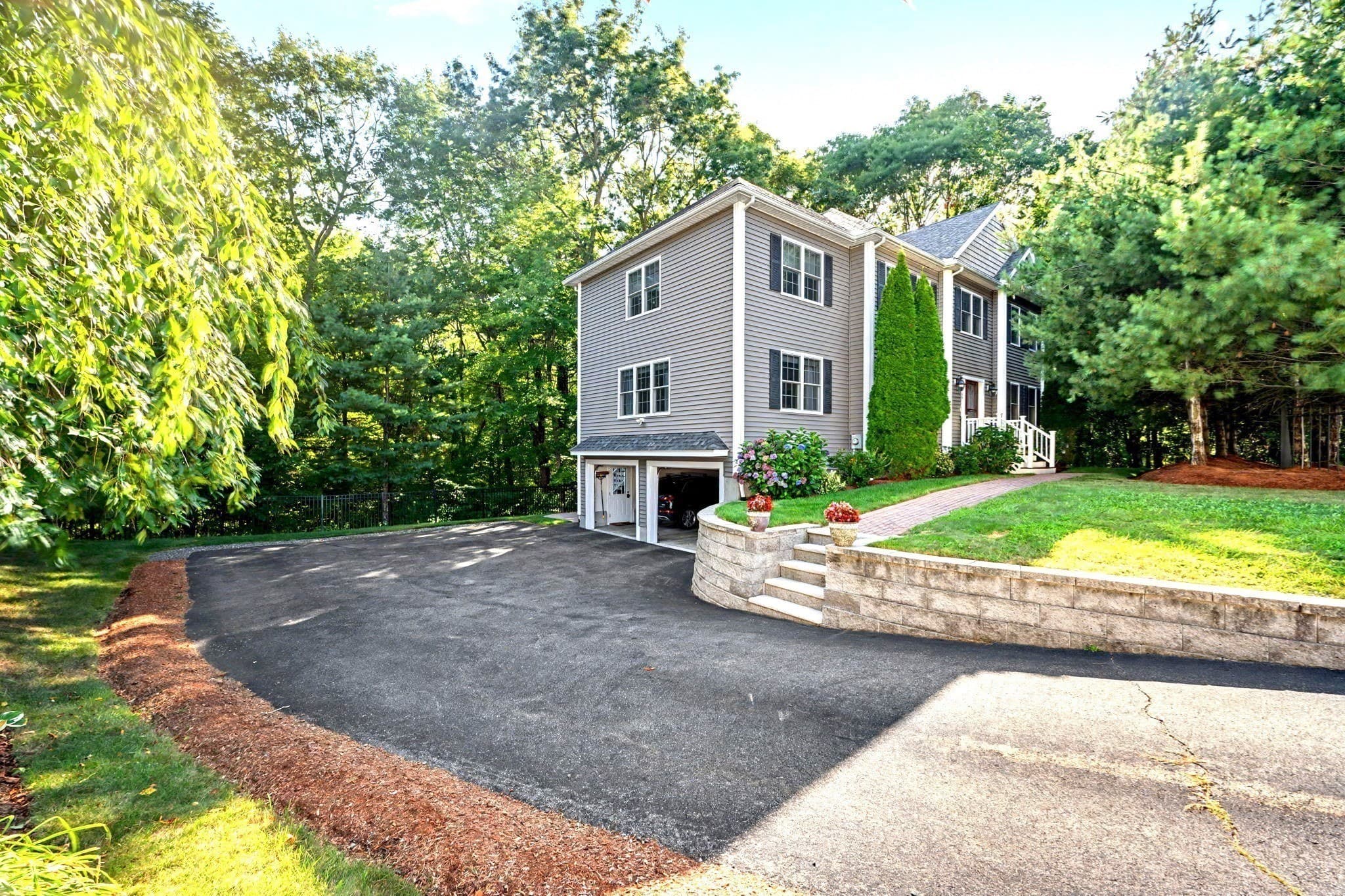 Single Family Residence at 44 Ashwood Ave, Wilmington MA 01887, Wilmington, photo 2 of 41