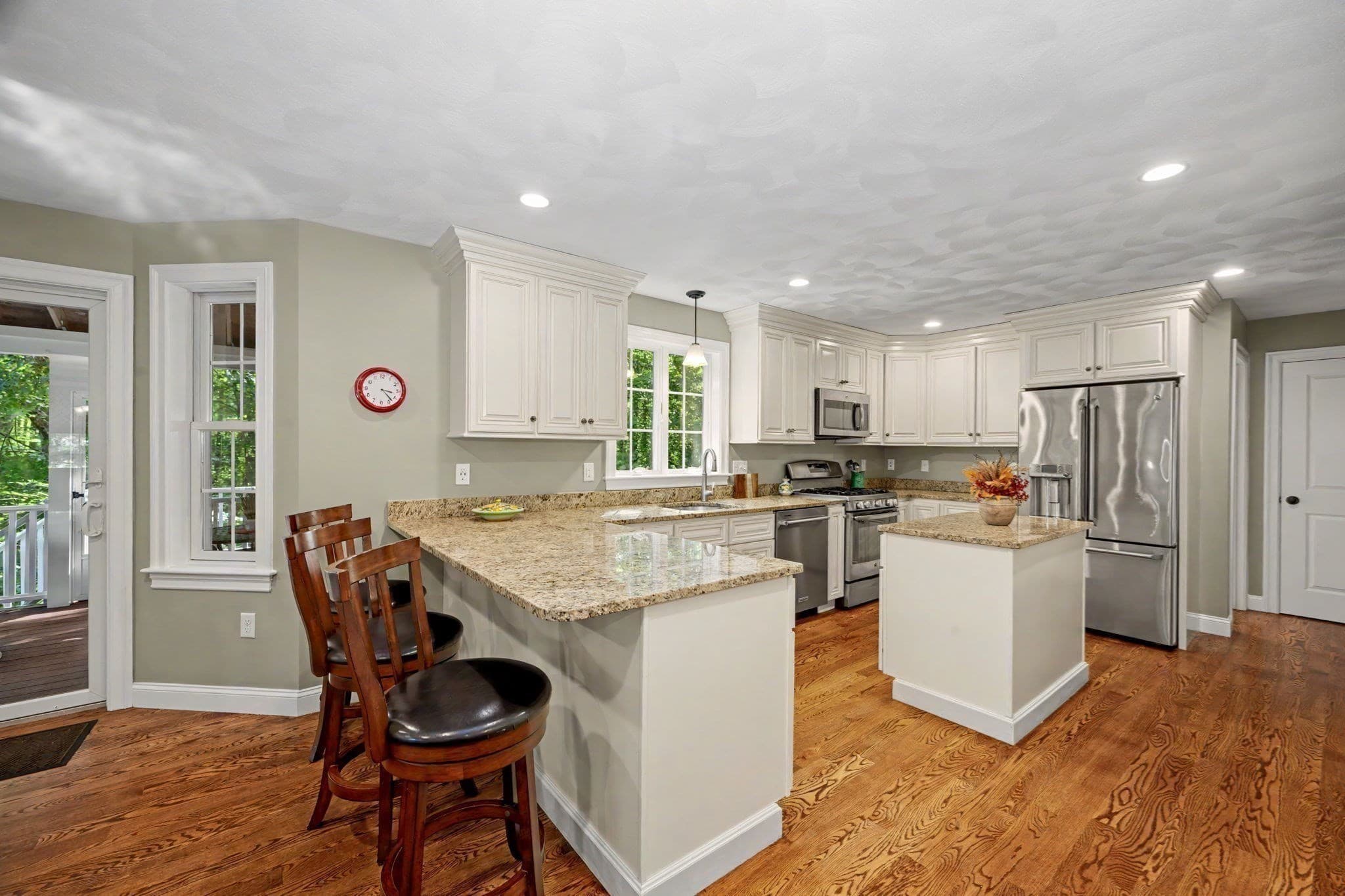 Single Family Residence at 44 Ashwood Ave, Wilmington MA 01887, Wilmington, photo 3 of 41