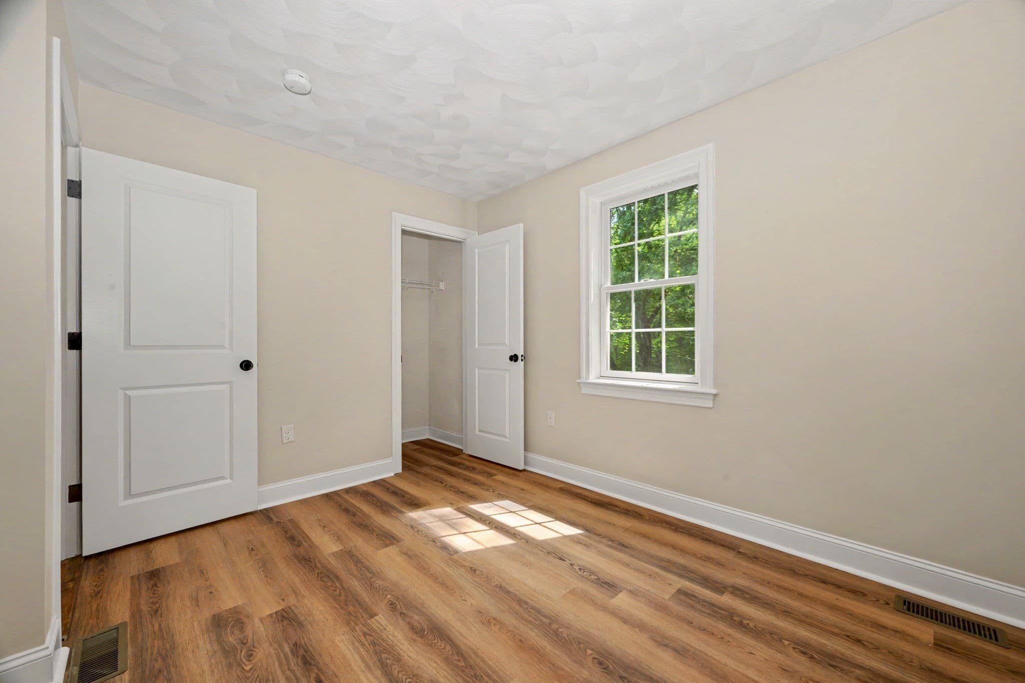 Single Family Residence at 44 Ashwood Ave, Wilmington MA 01887, Wilmington, photo 24 of 41