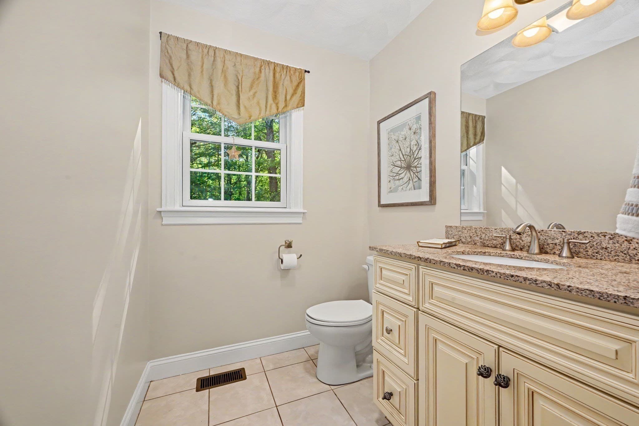 Single Family Residence at 44 Ashwood Ave, Wilmington MA 01887, Wilmington, photo 15 of 41