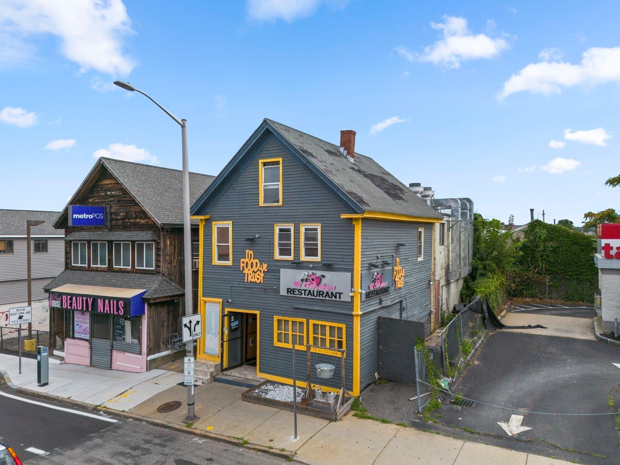 32-34 S Broadway, Lawrence MA 01844