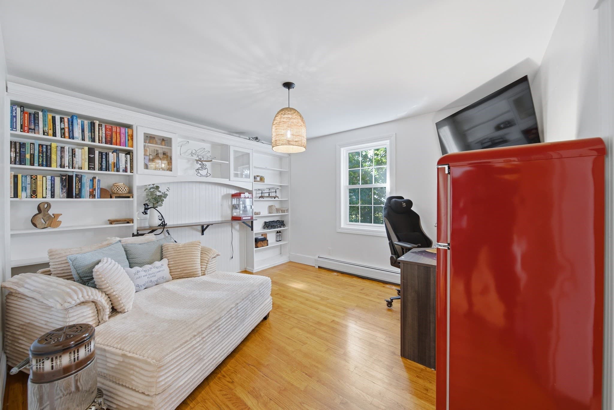 Single Family Residence at 283 Longhill Ave, Somerset MA 02726, Somerset, photo 14 of 36