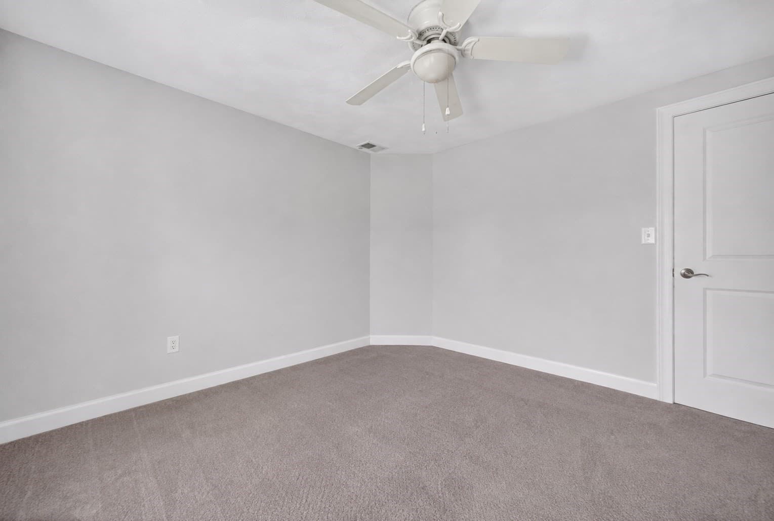 Condominium at 40 Delta Terrace # 40, Malden MA 02148, Malden, photo 12 of 19