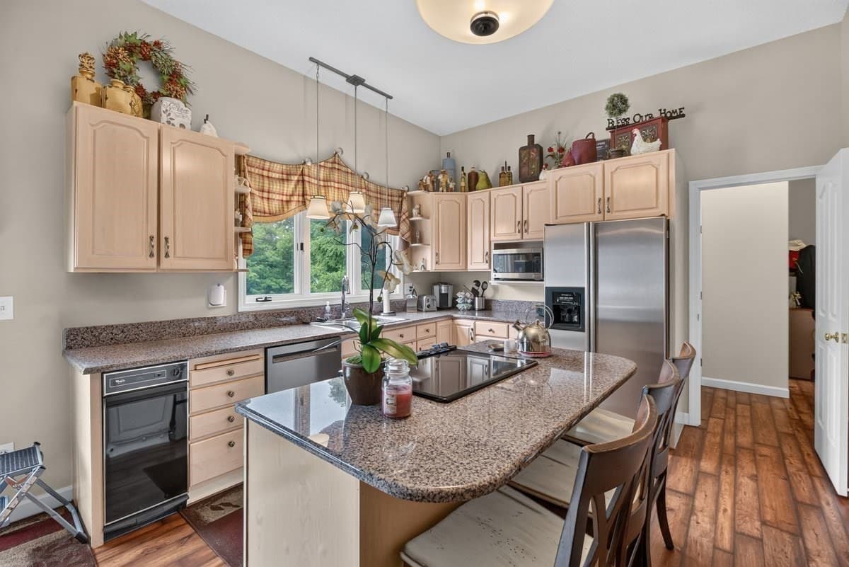 Single Family Residence at 196 High Meadow Dr, West Springfield MA 01089, West Springfield, photo 12 of 42
