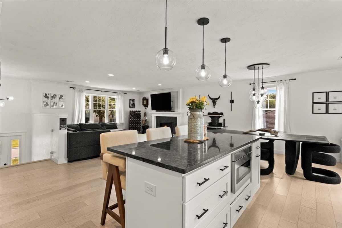 Single Family Residence at 29 Phyllis Rd, Taunton MA 02780, Taunton, photo 9 of 42