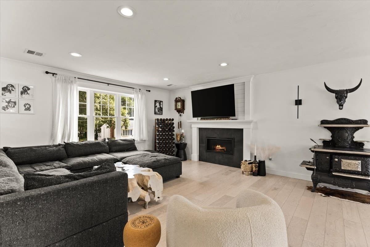 Single Family Residence at 29 Phyllis Rd, Taunton MA 02780, Taunton, photo 15 of 42