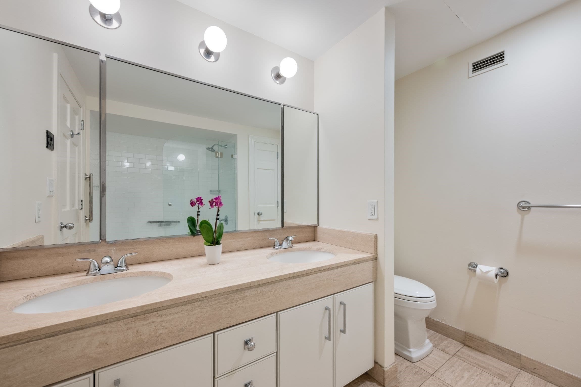 Condominium at 2 Commonwealth # 8G, Boston MA 02116, photo 34 of 42