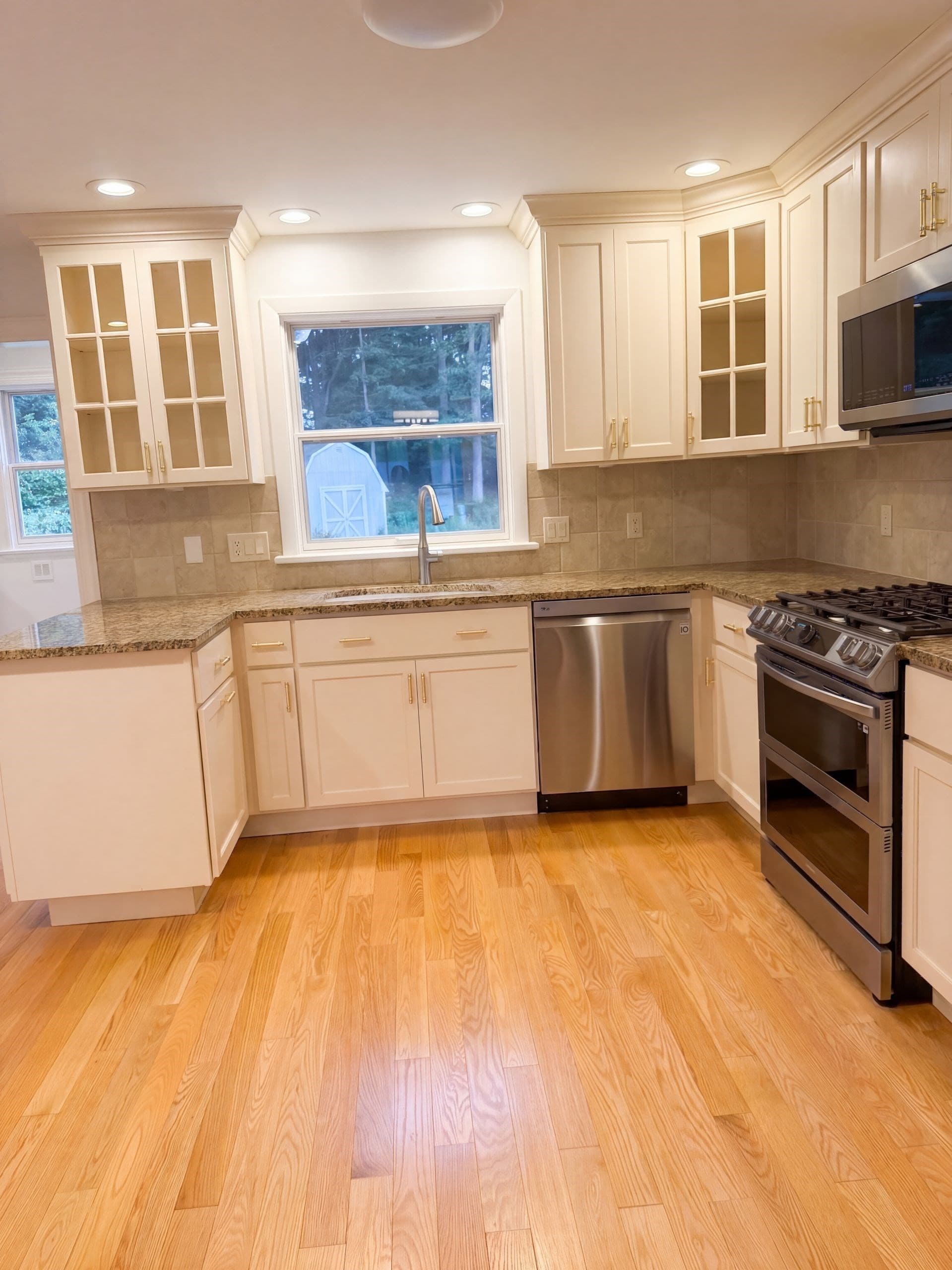 Single Family Residence at 18 Sherwood Dr, Westerly RI 02891, Westerly, photo 15 of 18