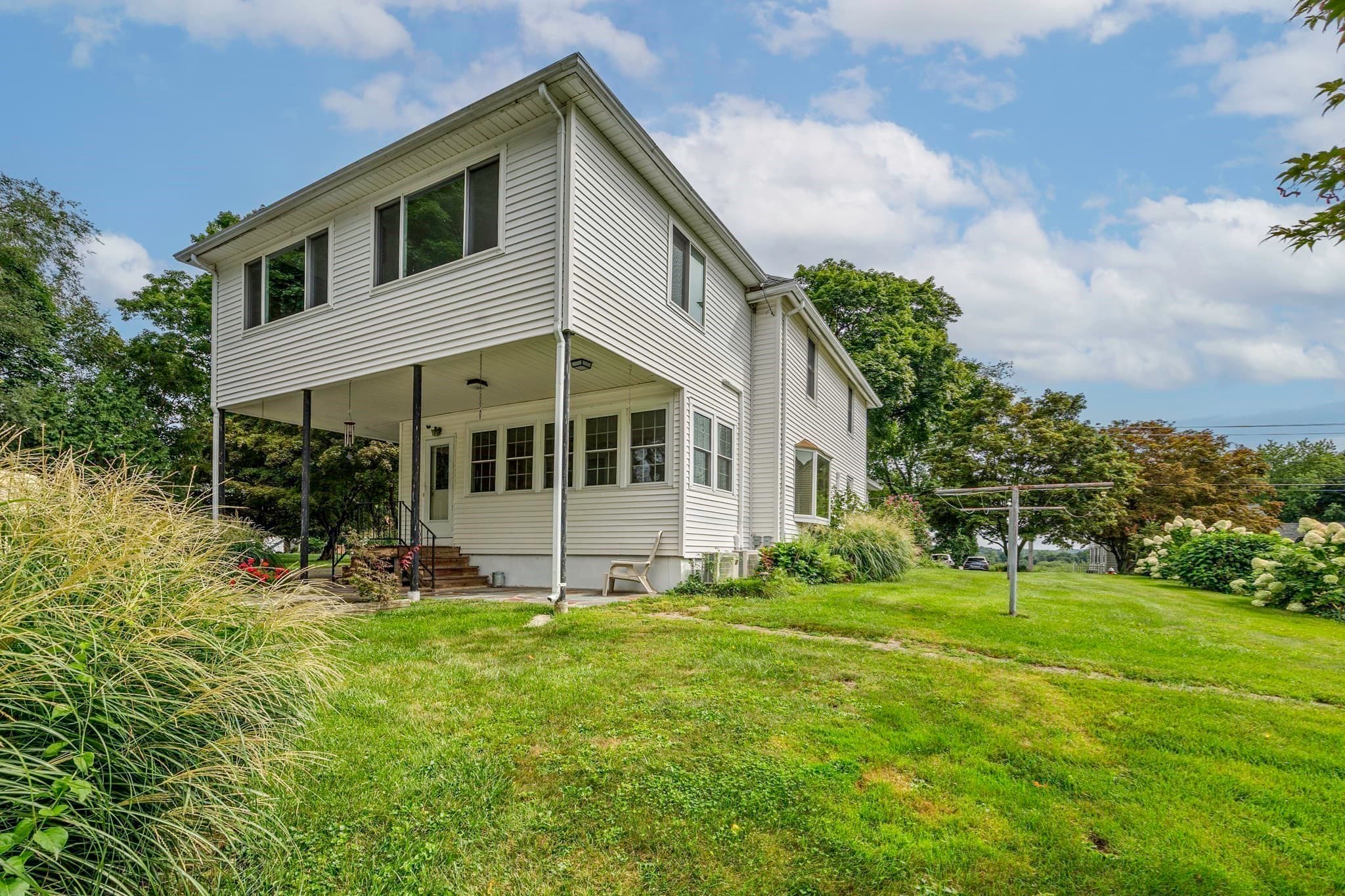 Single Family Residence at 69 East St, South Hadley MA 01075, South Hadley, photo 5 of 38