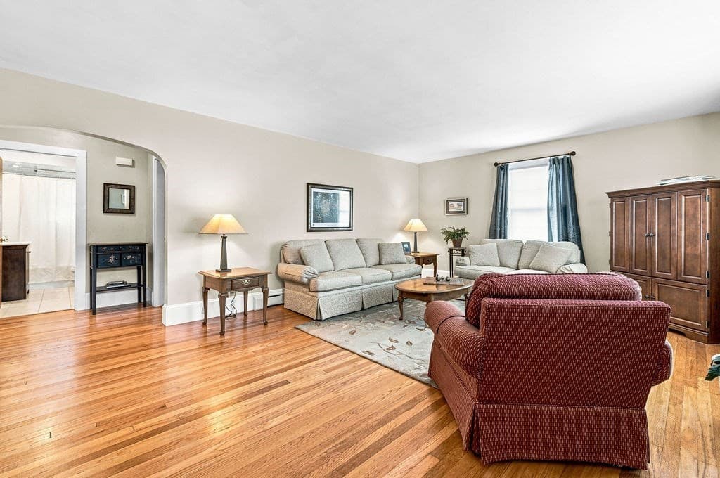 Single Family Residence at 5 Brewster St, New Bedford MA 02745, New Bedford, photo 6 of 32