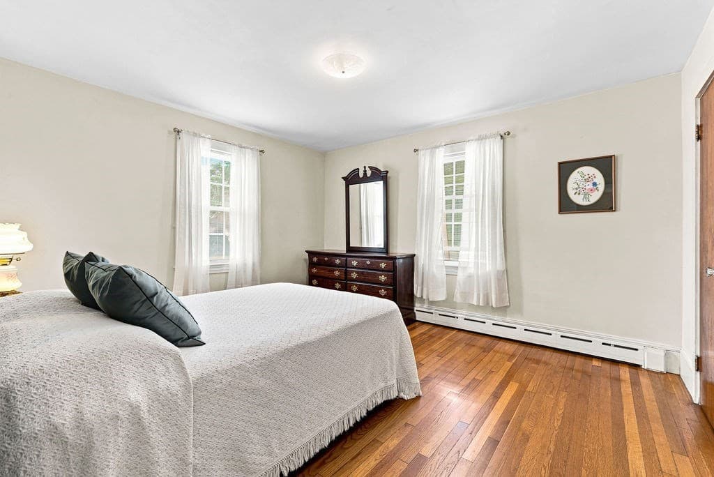 Single Family Residence at 5 Brewster St, New Bedford MA 02745, New Bedford, photo 13 of 32
