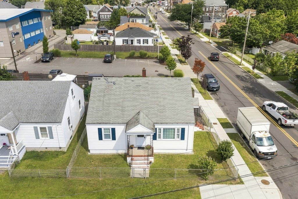 Single Family Residence at 5 Brewster St, New Bedford MA 02745, New Bedford, photo 31 of 32