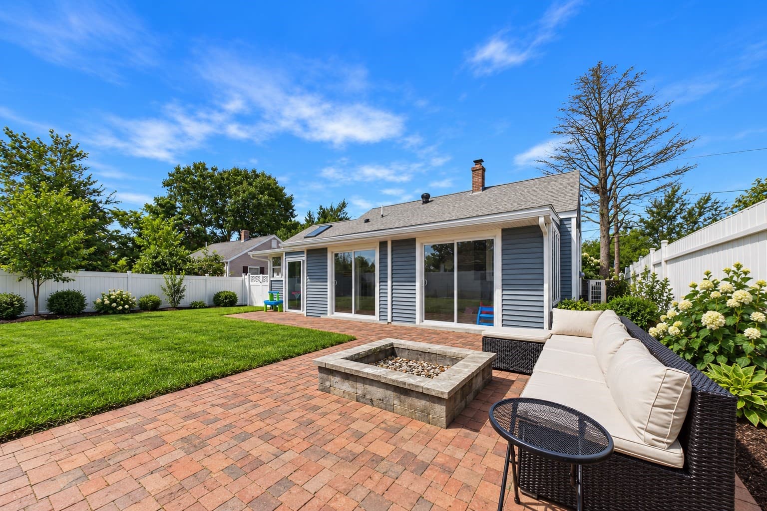Single Family Residence at 38 Little Neck Ave, Swansea MA 02777, Swansea, photo 7 of 24