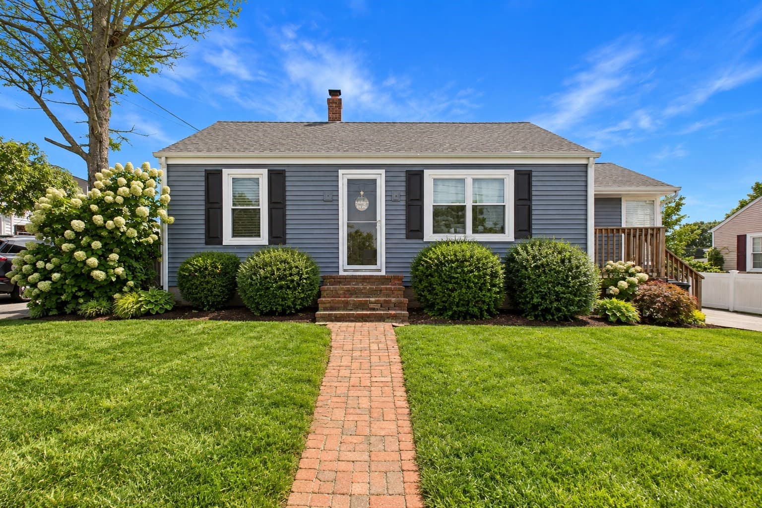 38 Little Neck Ave, Swansea MA 02777