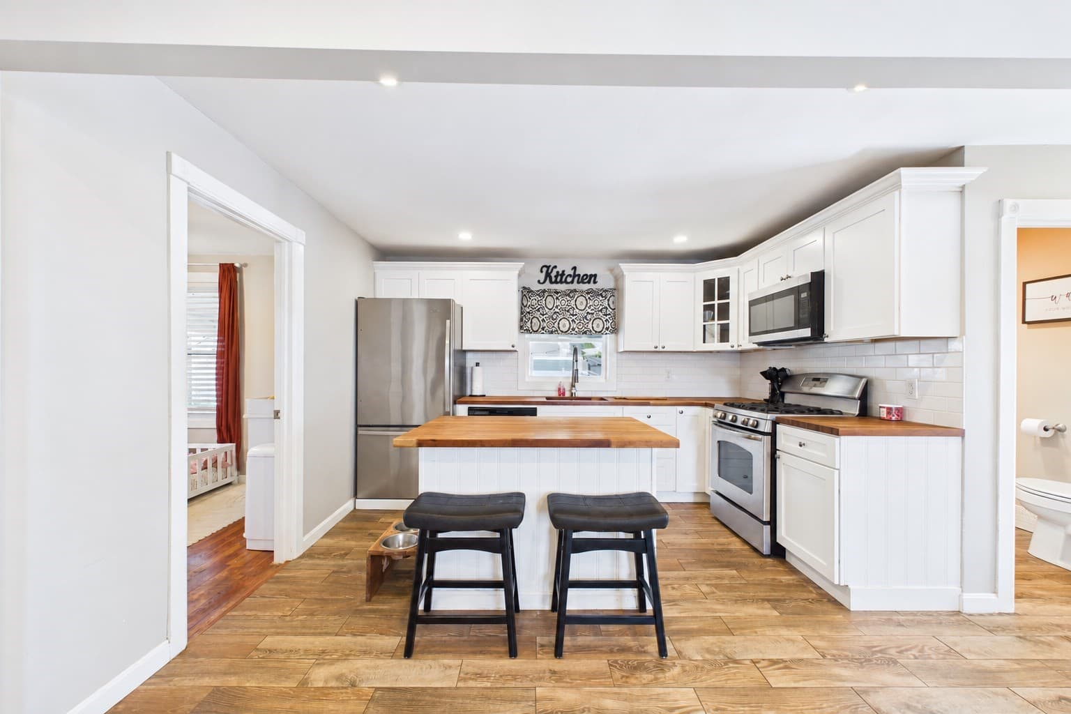 Single Family Residence at 38 Little Neck Ave, Swansea MA 02777, Swansea, photo 8 of 24