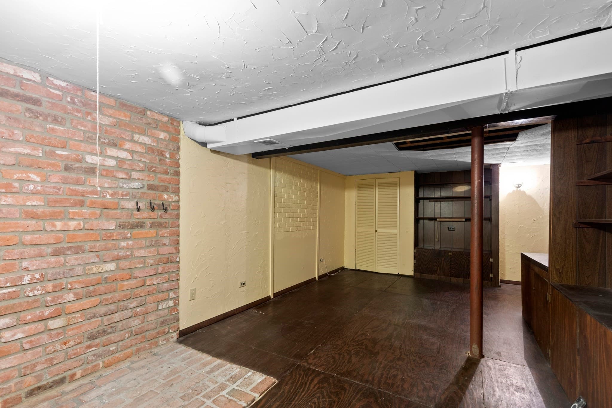 Single Family Residence at 24 Fresh Pond Cir, Plymouth MA 02360, Plymouth, photo 30 of 37
