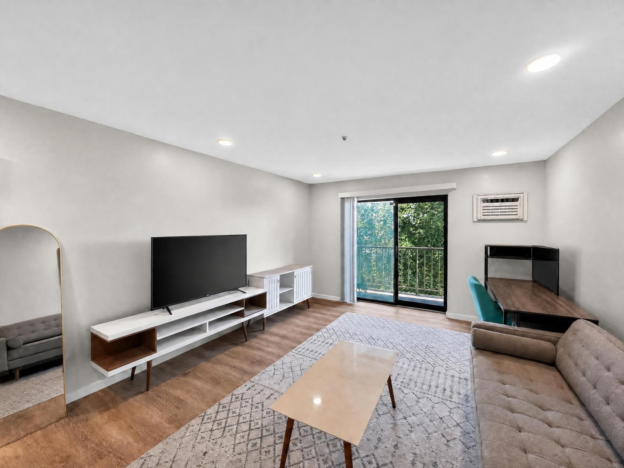Condominium at 100 Grand View Ave # 7B, Quincy MA 02170, Quincy, photo 5 of 30